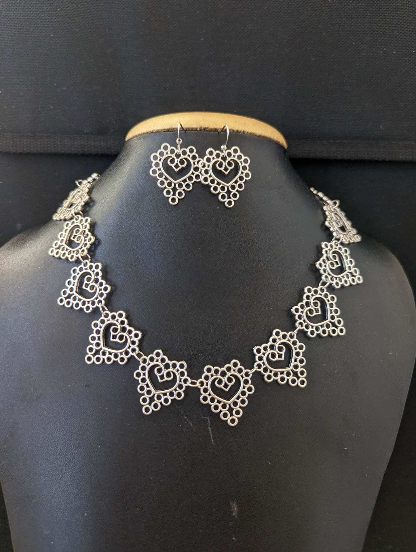 Antique Silver Heart Choker necklace and Earrings set