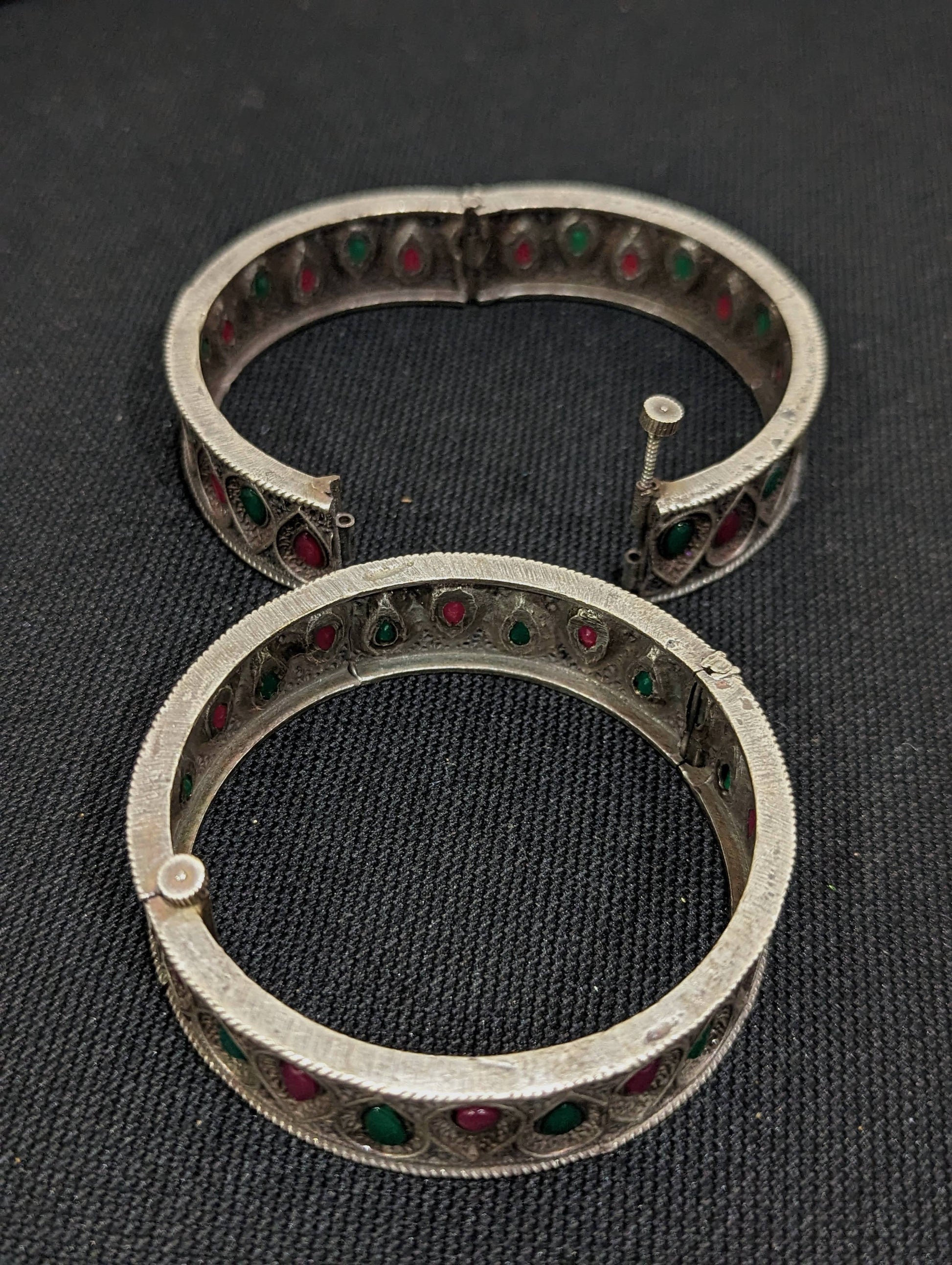 Black gun metal teardrop design broad openable bangles - Simpliful