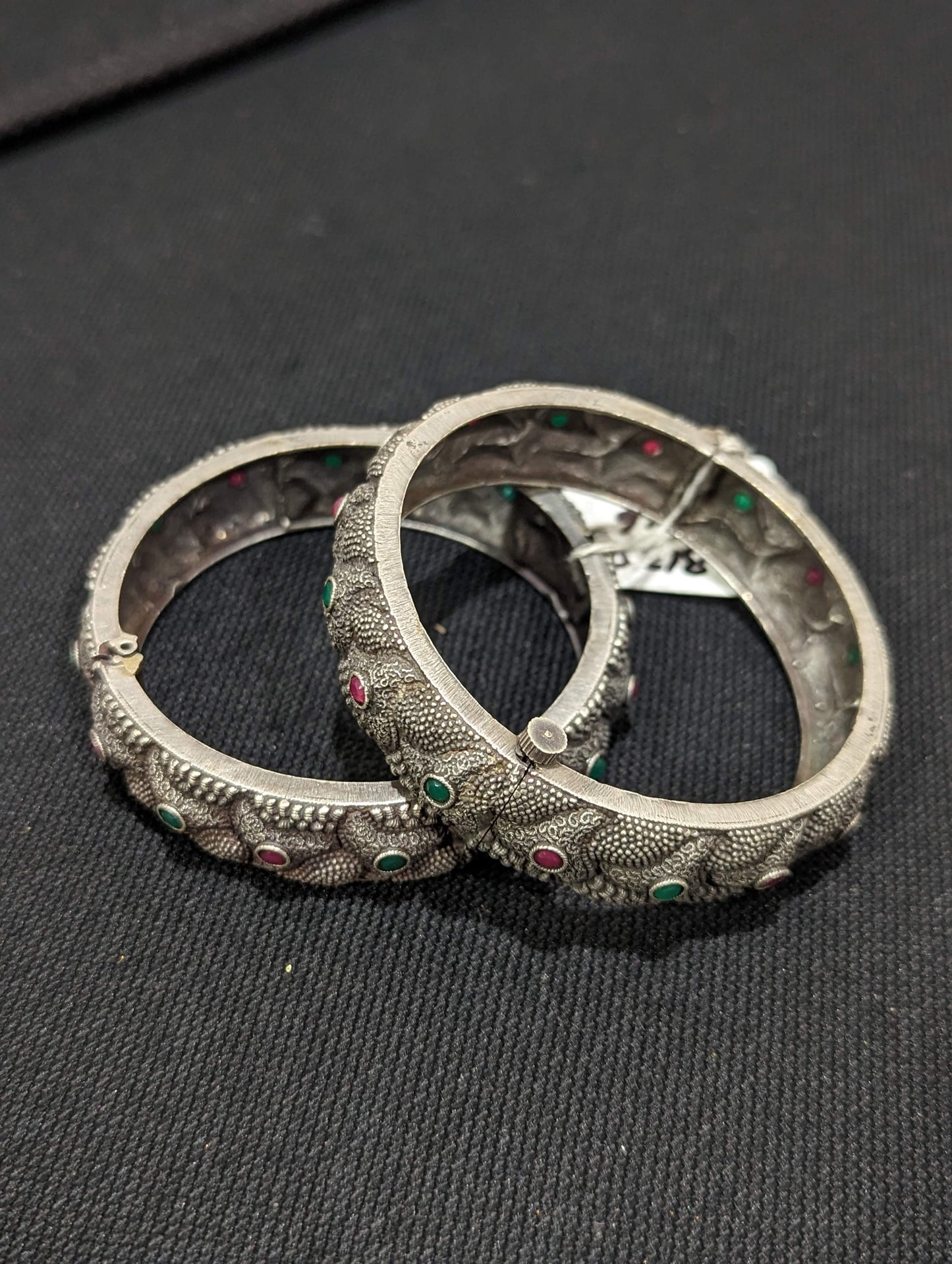 Black gun metal Fan design openable bangles - Simpliful