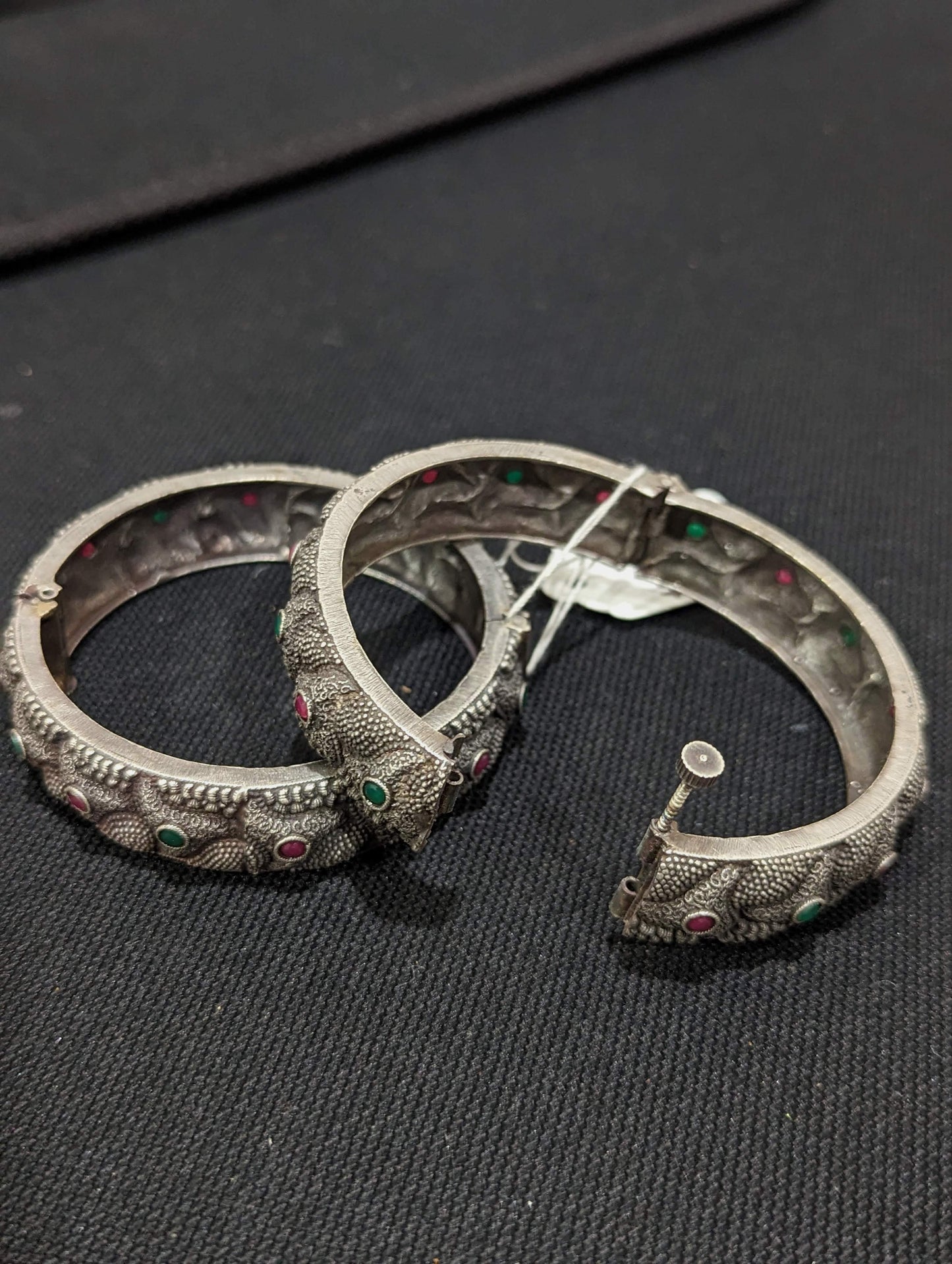 Black gun metal Fan design openable bangles - Simpliful