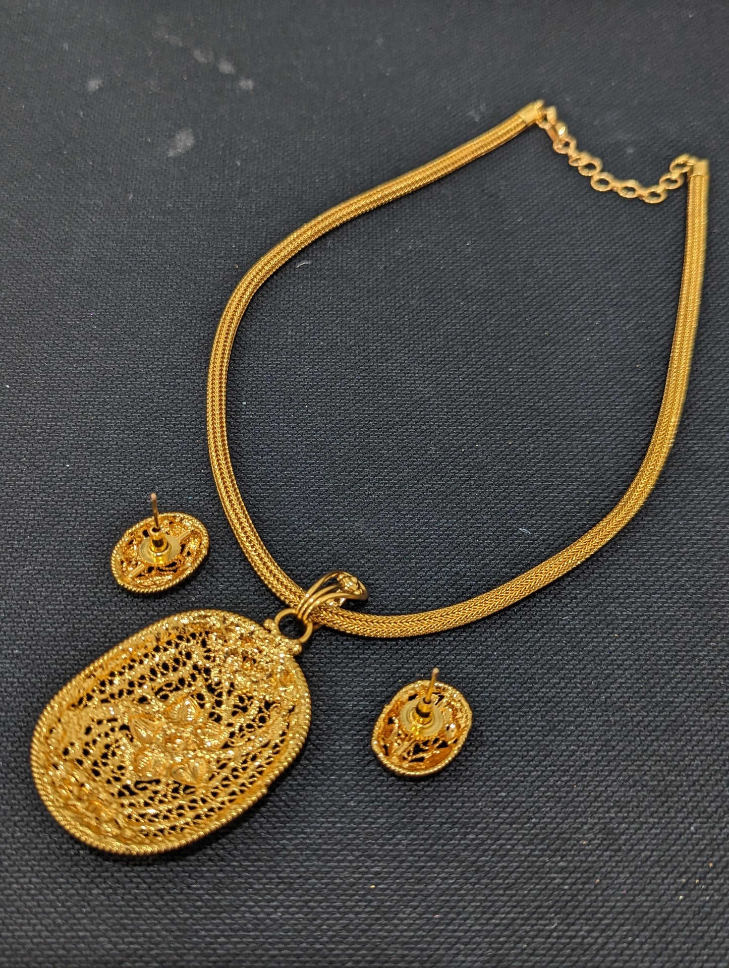 Gold look alike Pendant and Earrings Set - Design 2