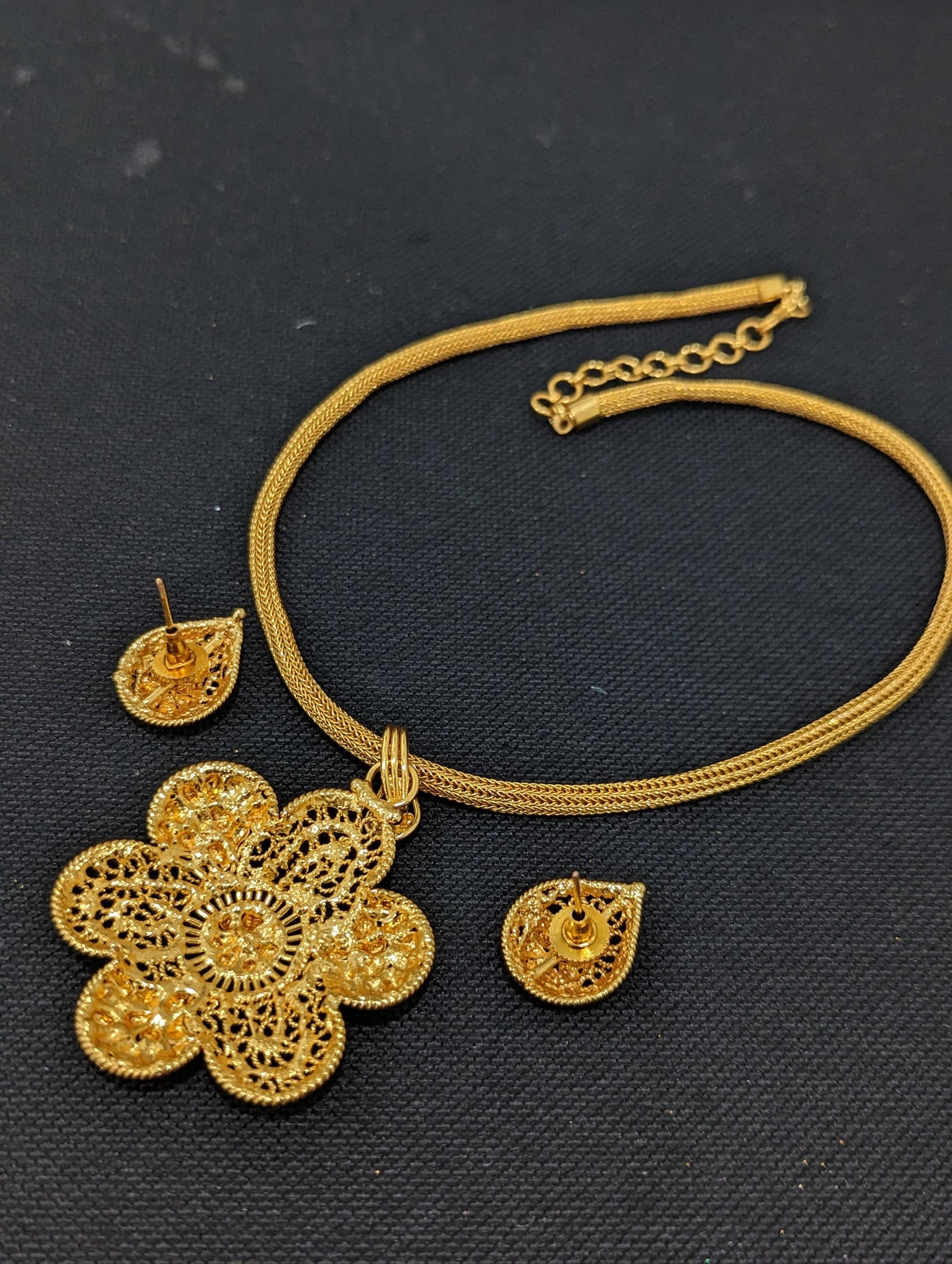 Gold look alike Pendant and Earrings Set - Design 4