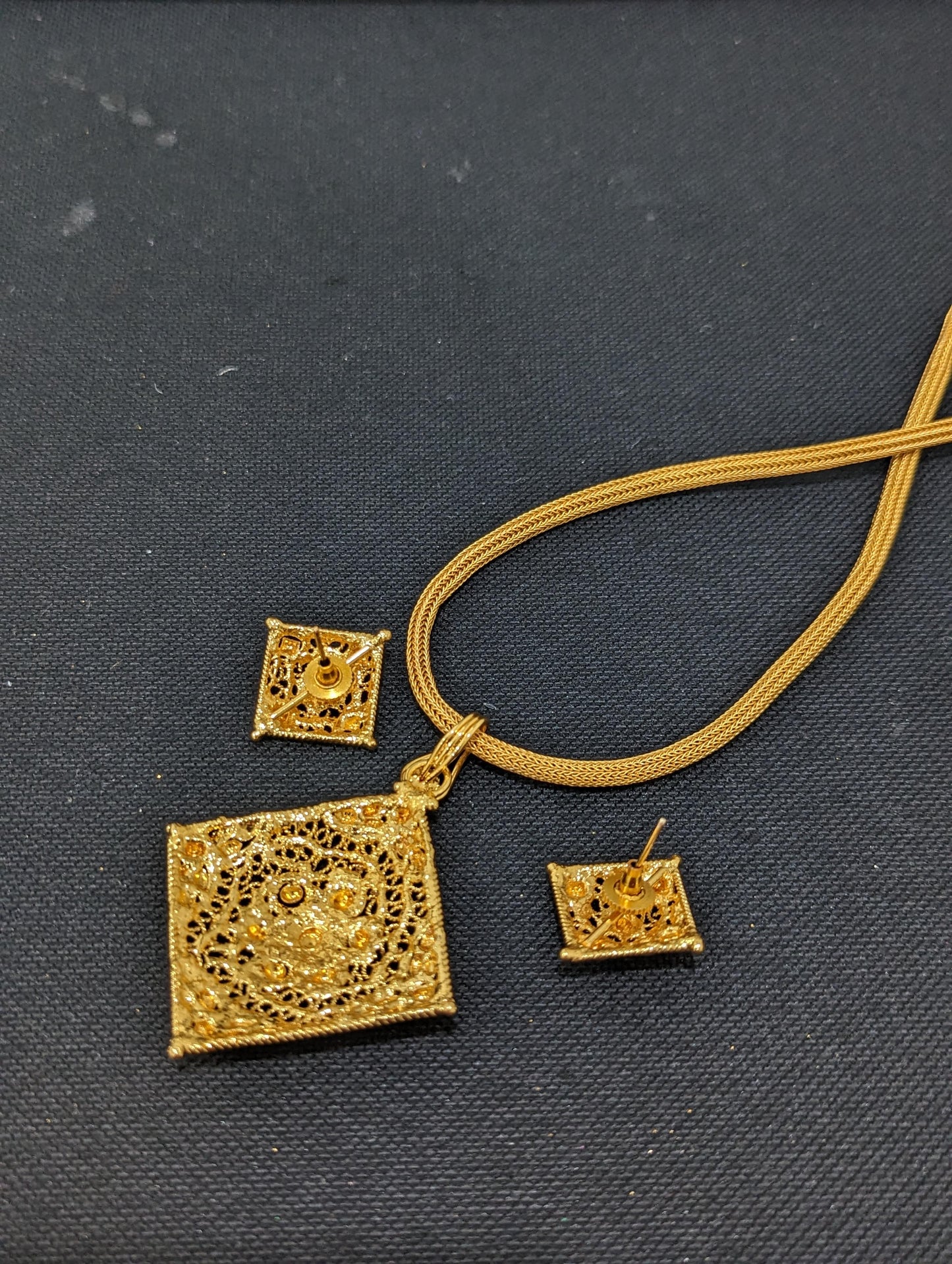 Gold look alike Pendant and Earrings Set - Design 5