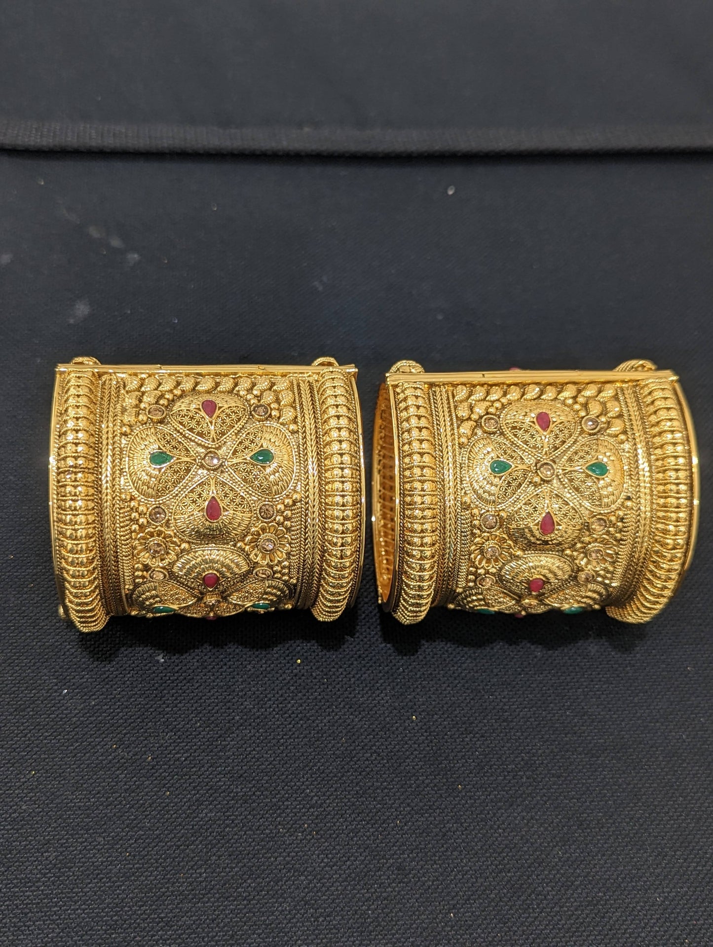 Bold flower design Traditional Broad Openable Bangles