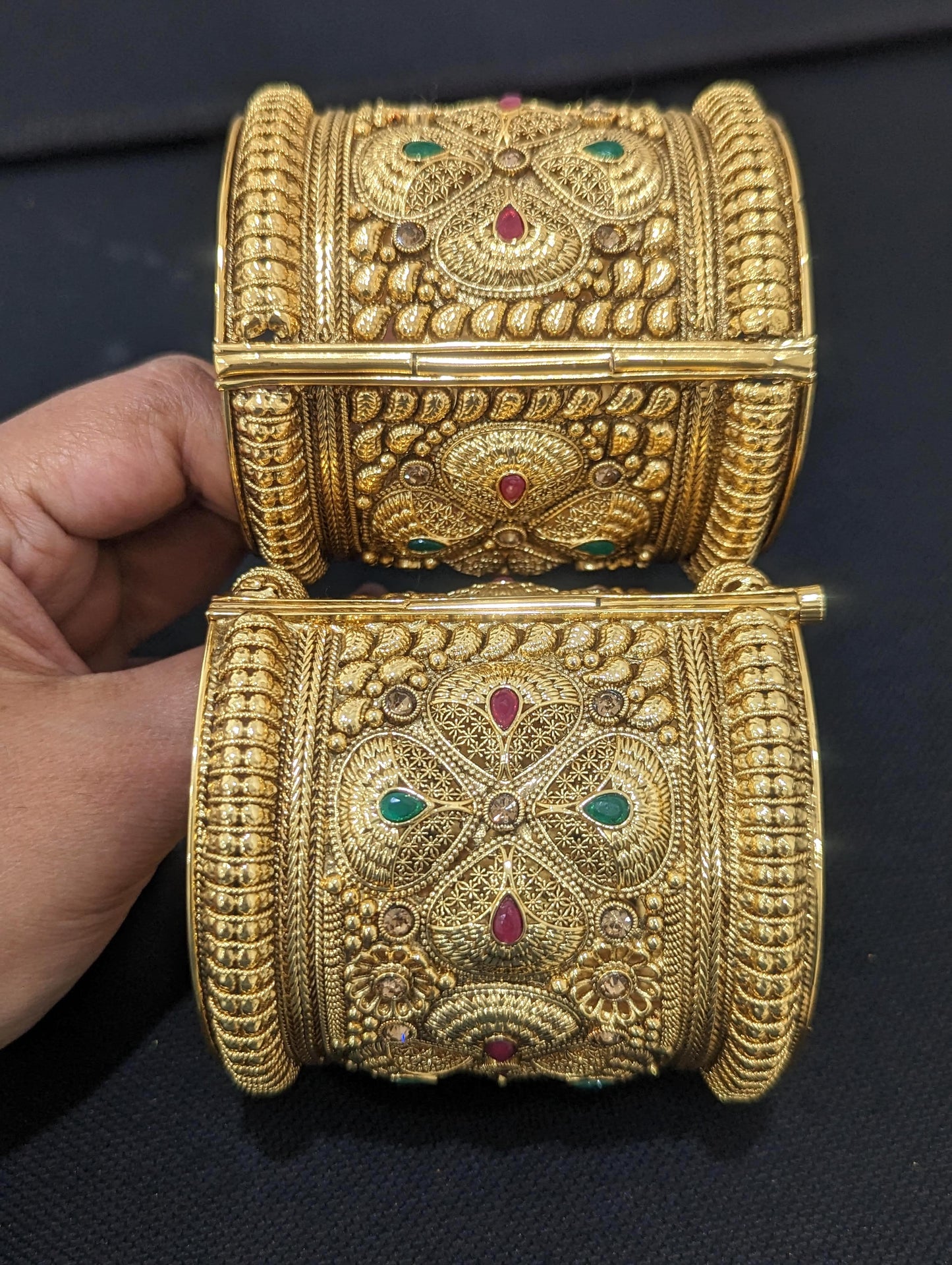 Bold flower design Traditional Broad Openable Bangles