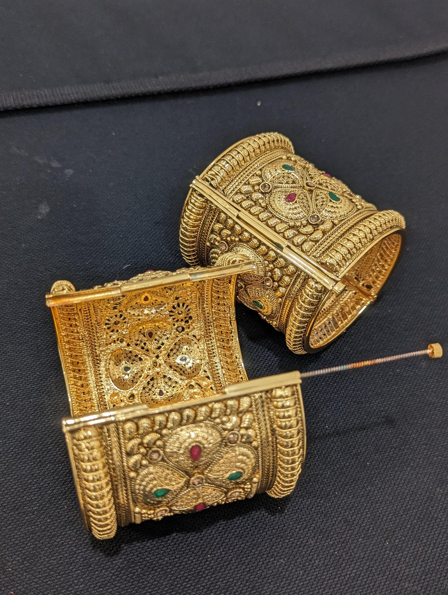 Bold flower design Traditional Broad Openable Bangles