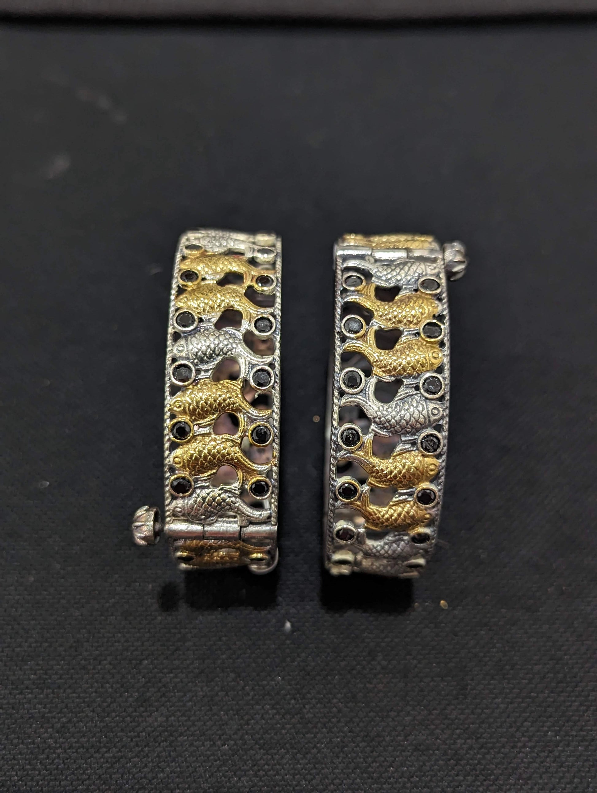 Real silver look Fish design bangles - Simpliful