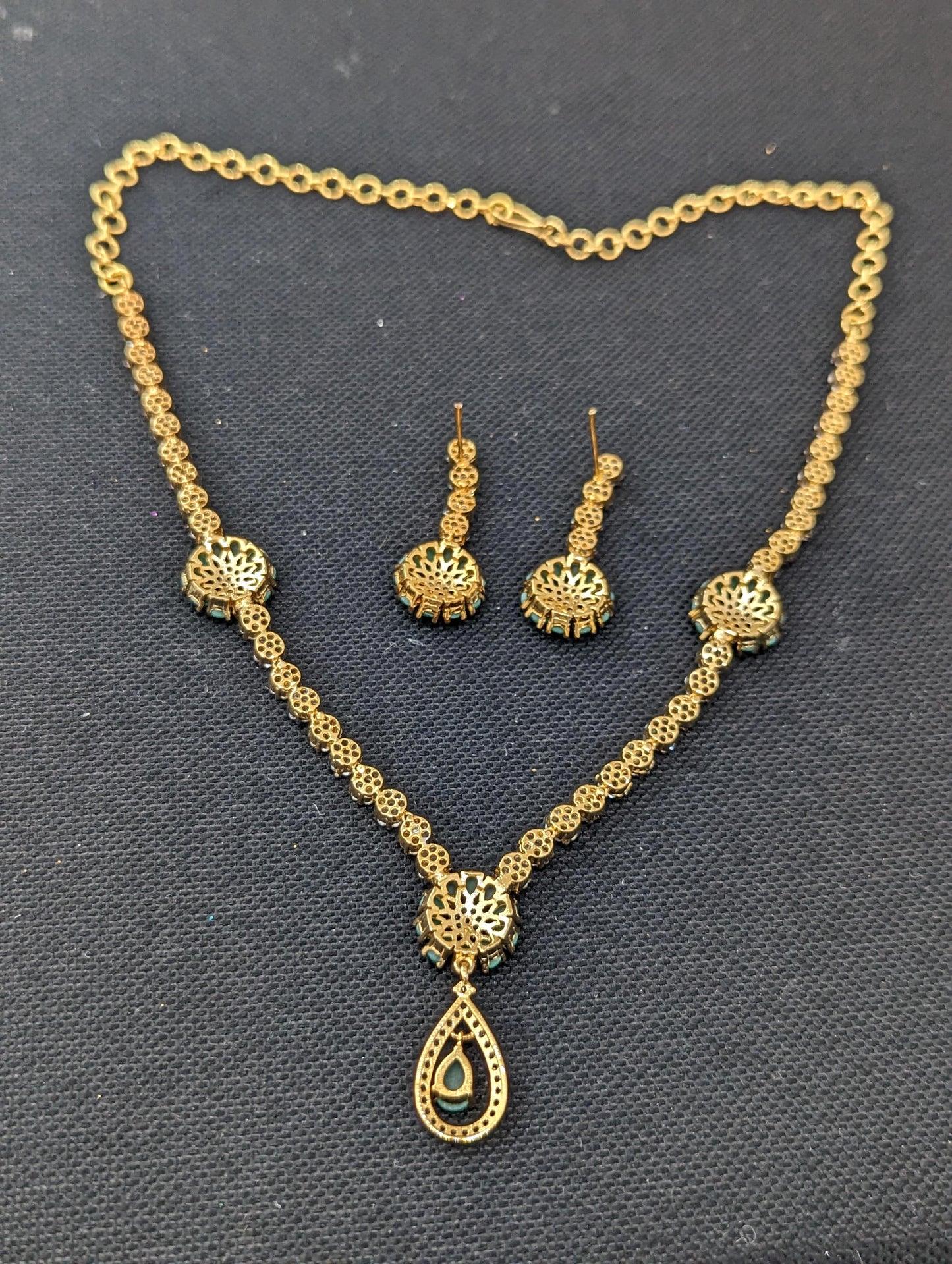 Green White choker necklace and Earrings set