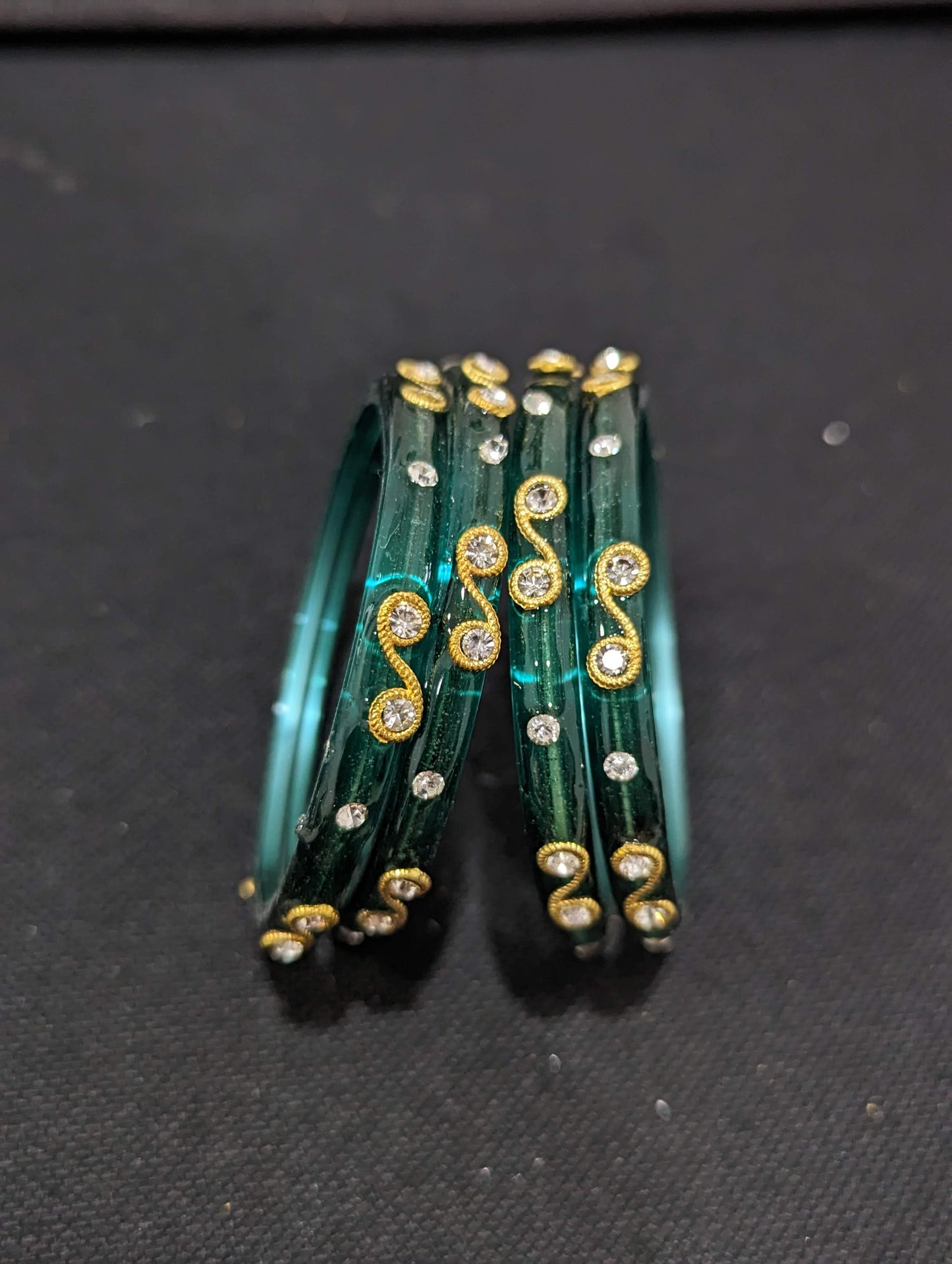 D1 - Designer Glass Bangles - Set of 4 bangles