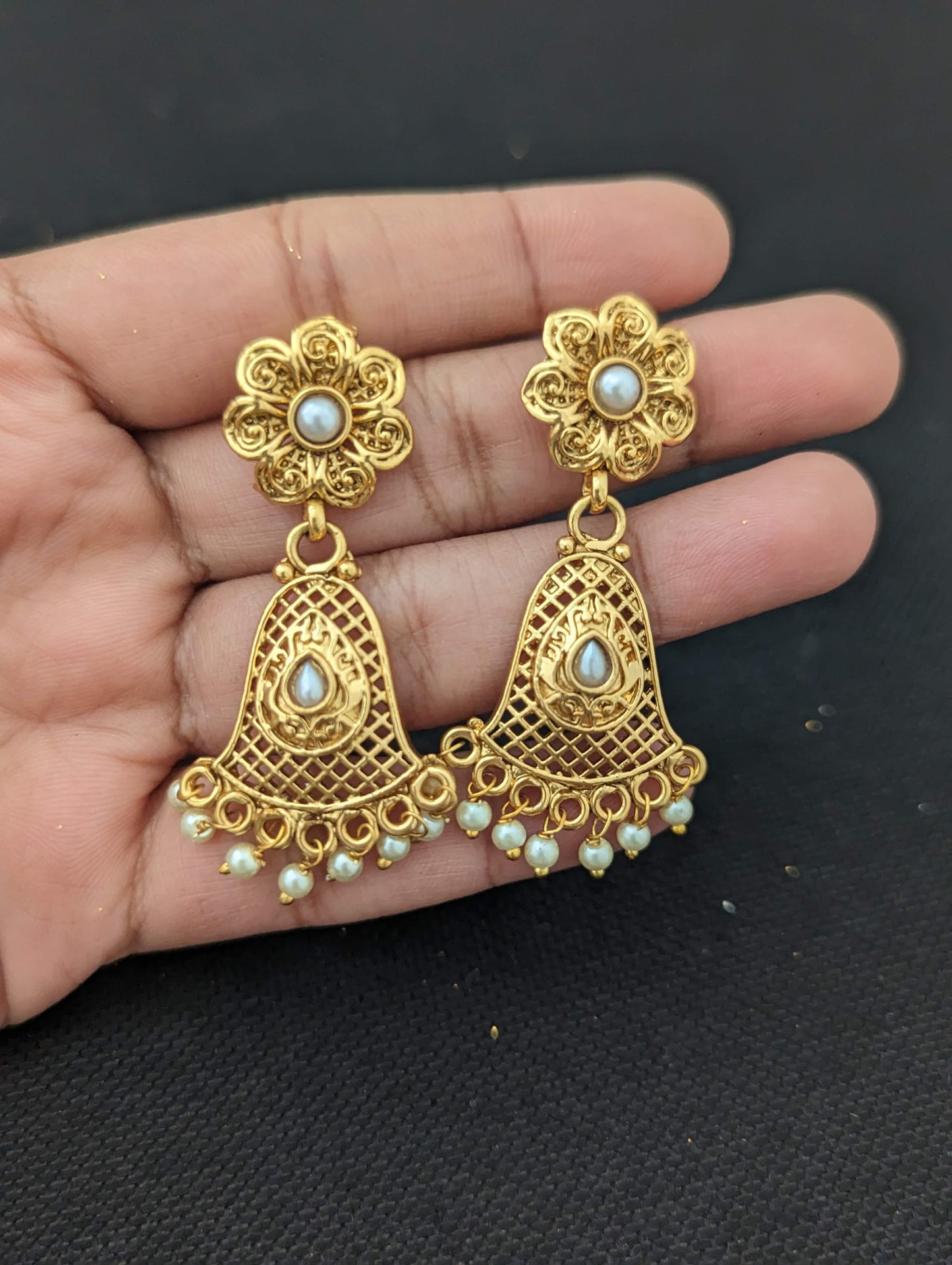 Pearl cluster Choker Necklace and Earrings set