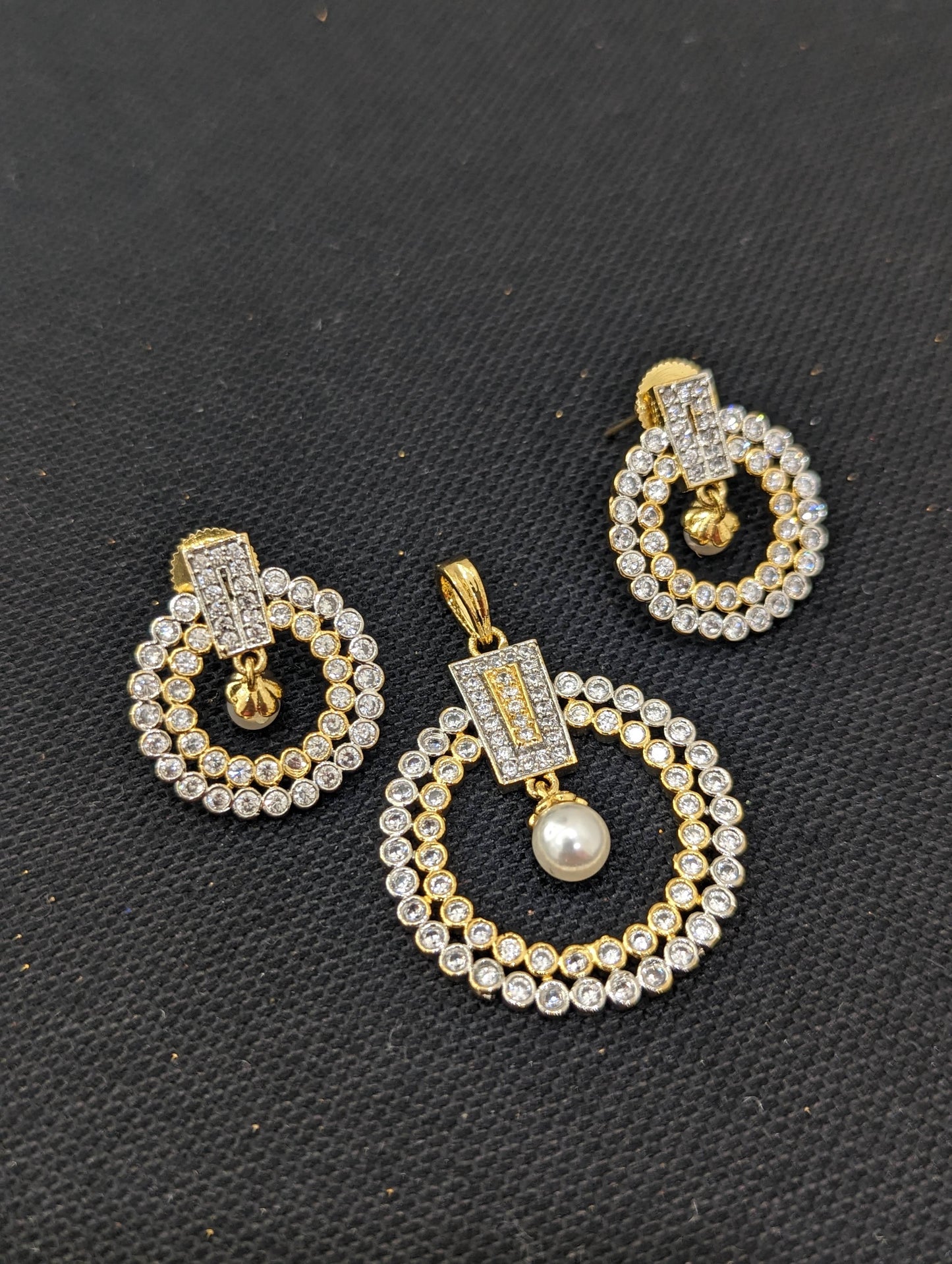 Dual hollow Circle design Pendant and Earrings Set