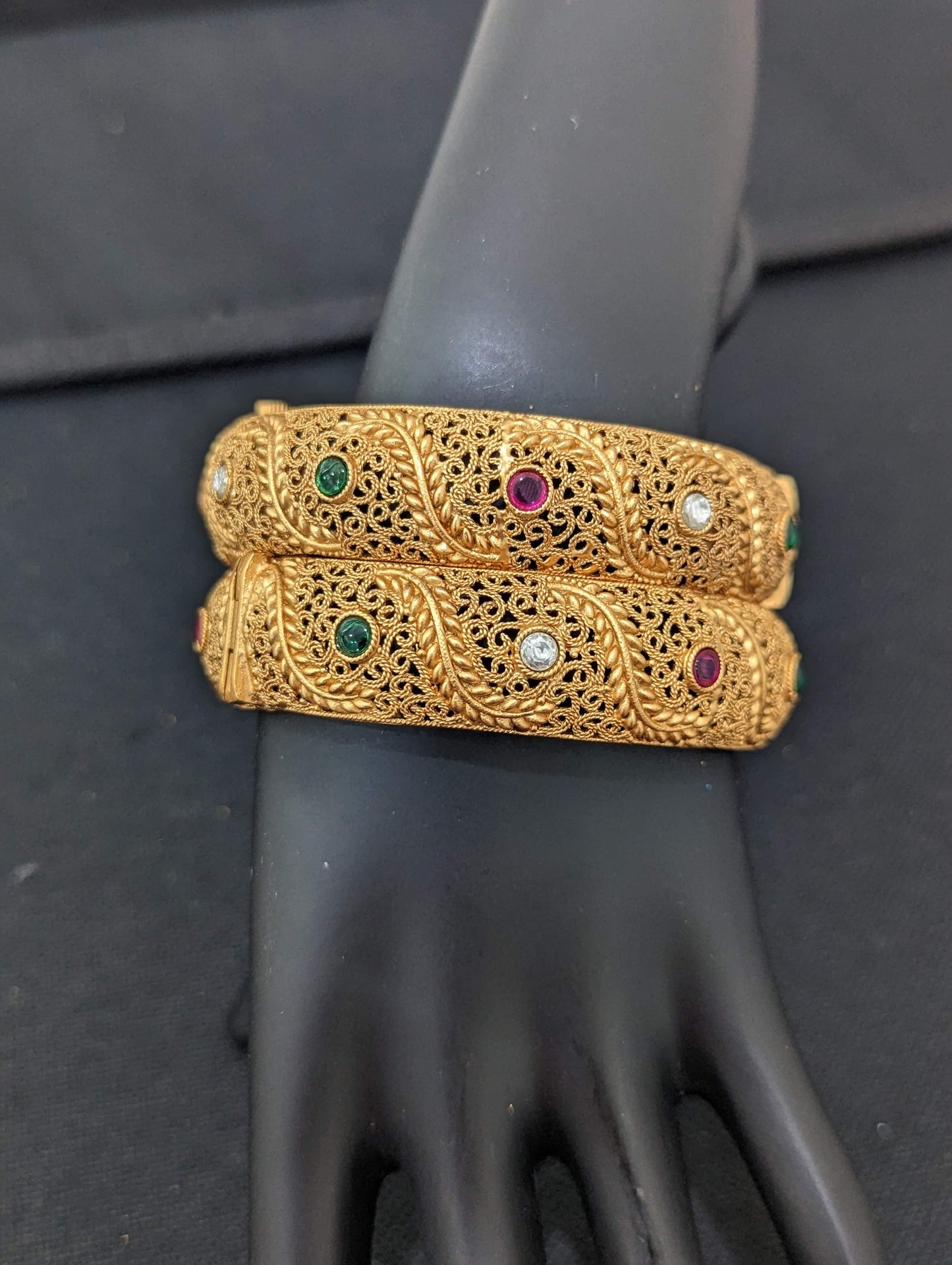Swirl matte gold broad bangles