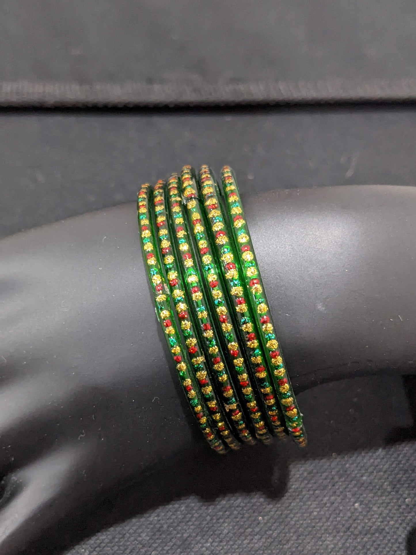 Red Green Gold glitter dot Glass Bangles - Set of 6 bangles / Half dozen bangles
