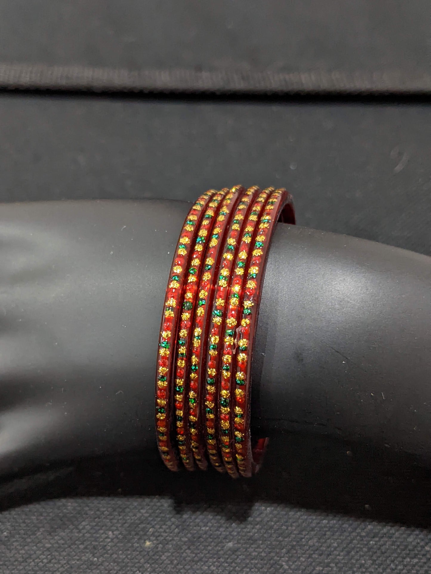 Red Green Gold glitter dot Glass Bangles - Set of 6 bangles / Half dozen bangles