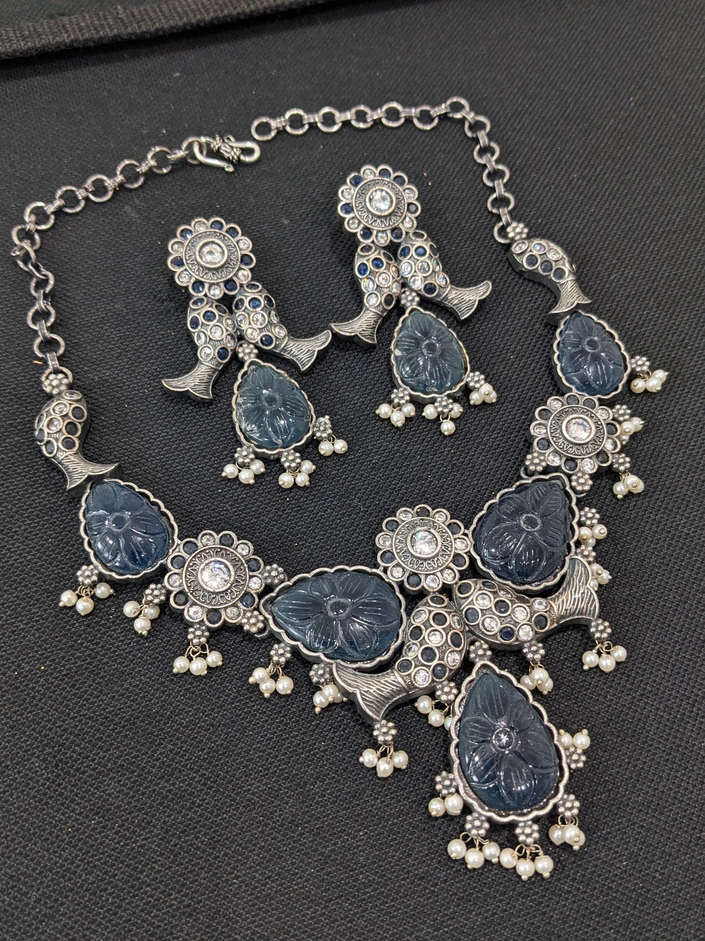 Oxidized Silver Fish design Statement Choker set