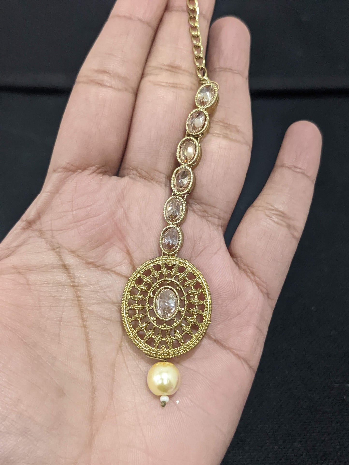 Mehandi gold plated Oval Tikka