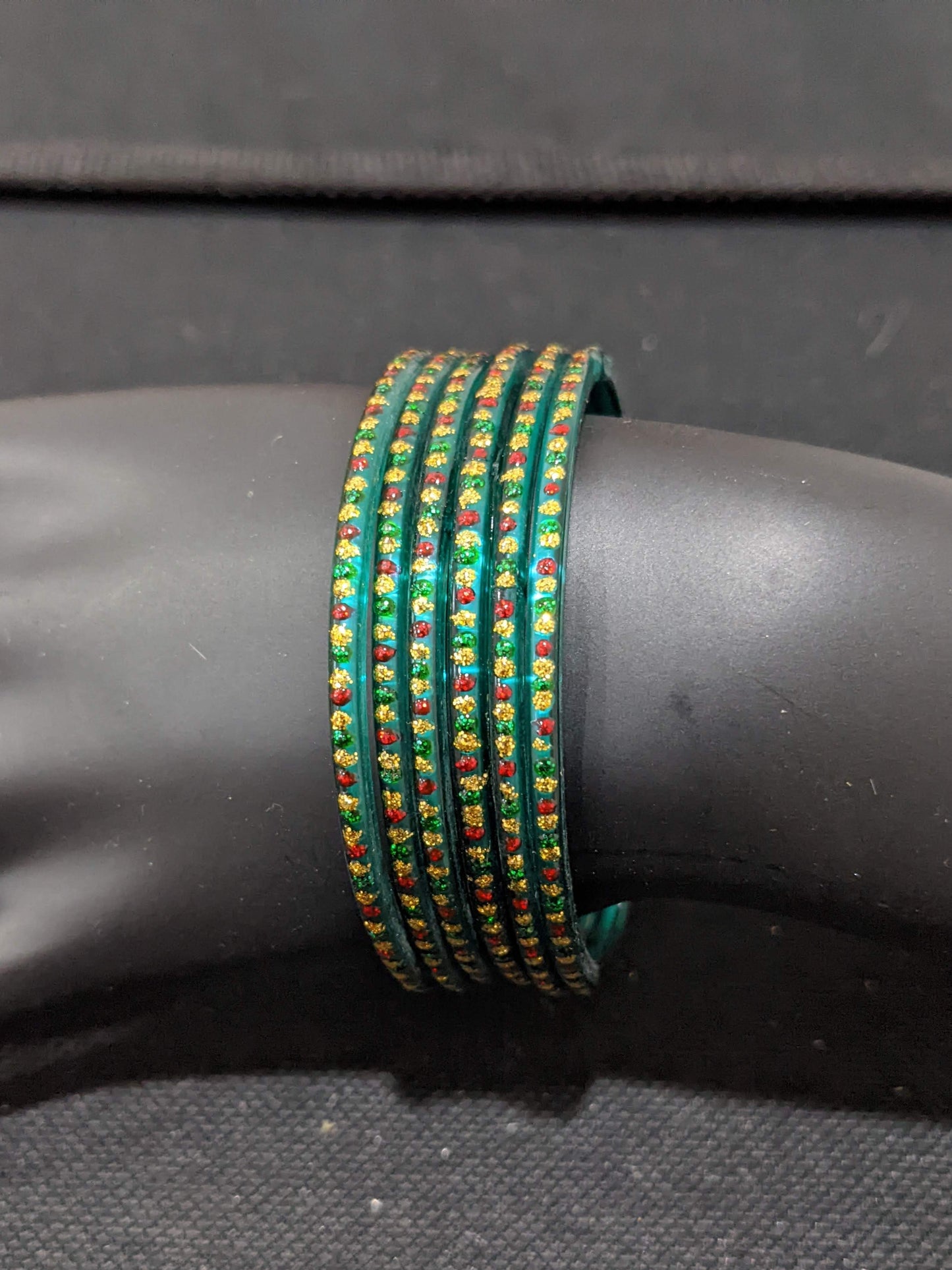 Red Green Gold glitter dot Glass Bangles - Set of 6 bangles / Half dozen bangles