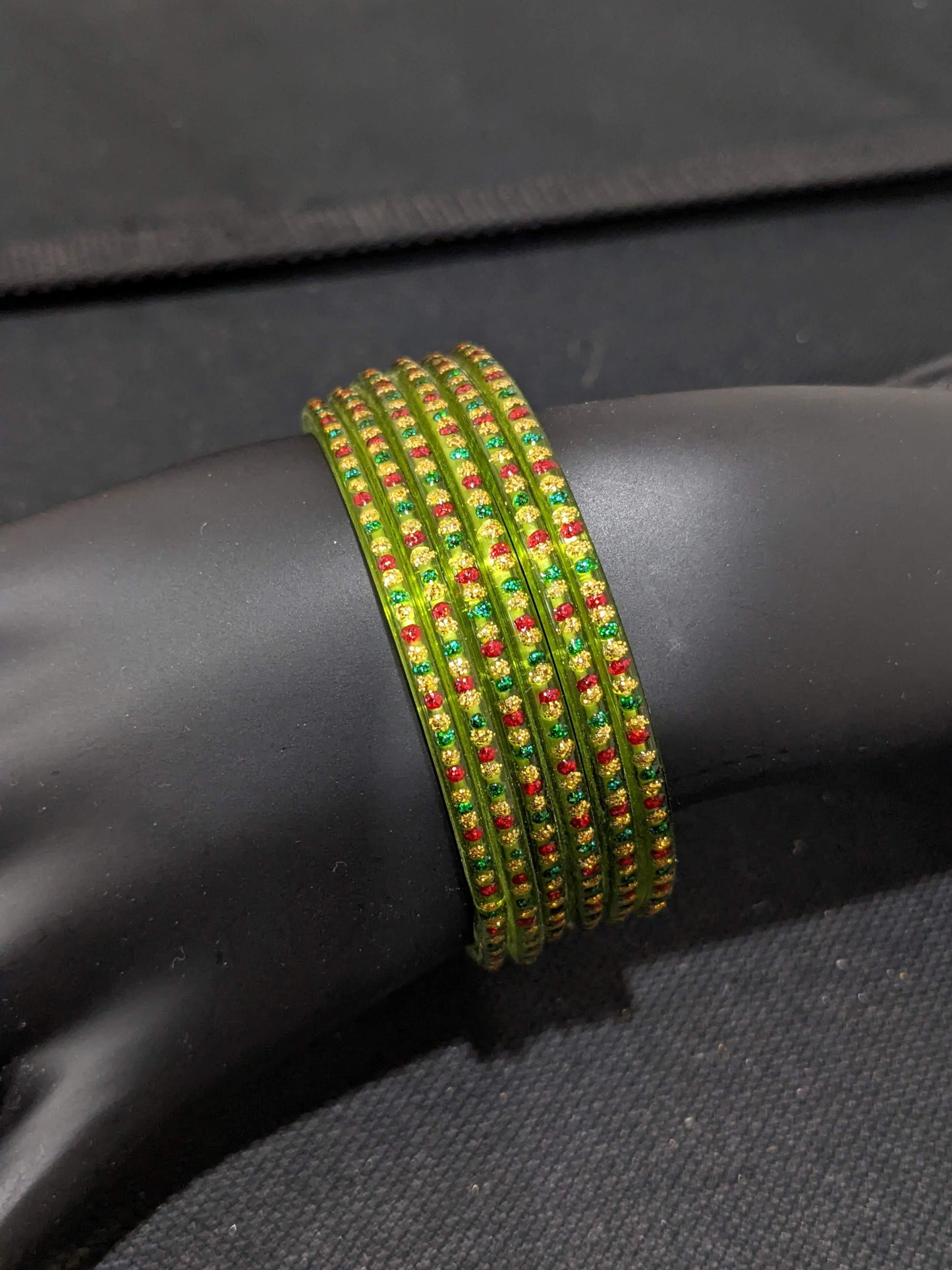 Red Green Gold glitter dot Glass Bangles - Set of 6 bangles / Half dozen bangles