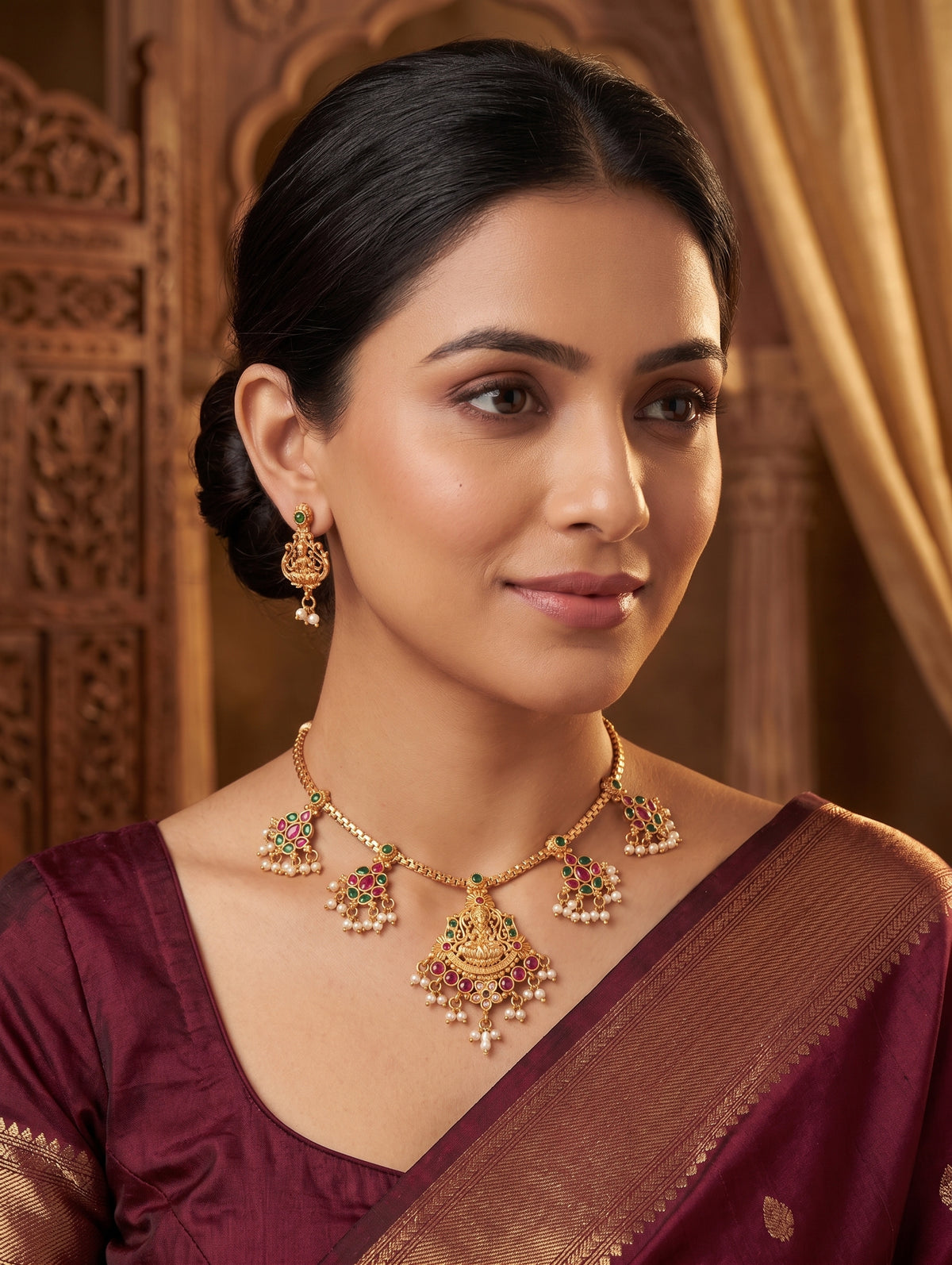 Adigai style Lakshmi ji Kemp Choker Stud set