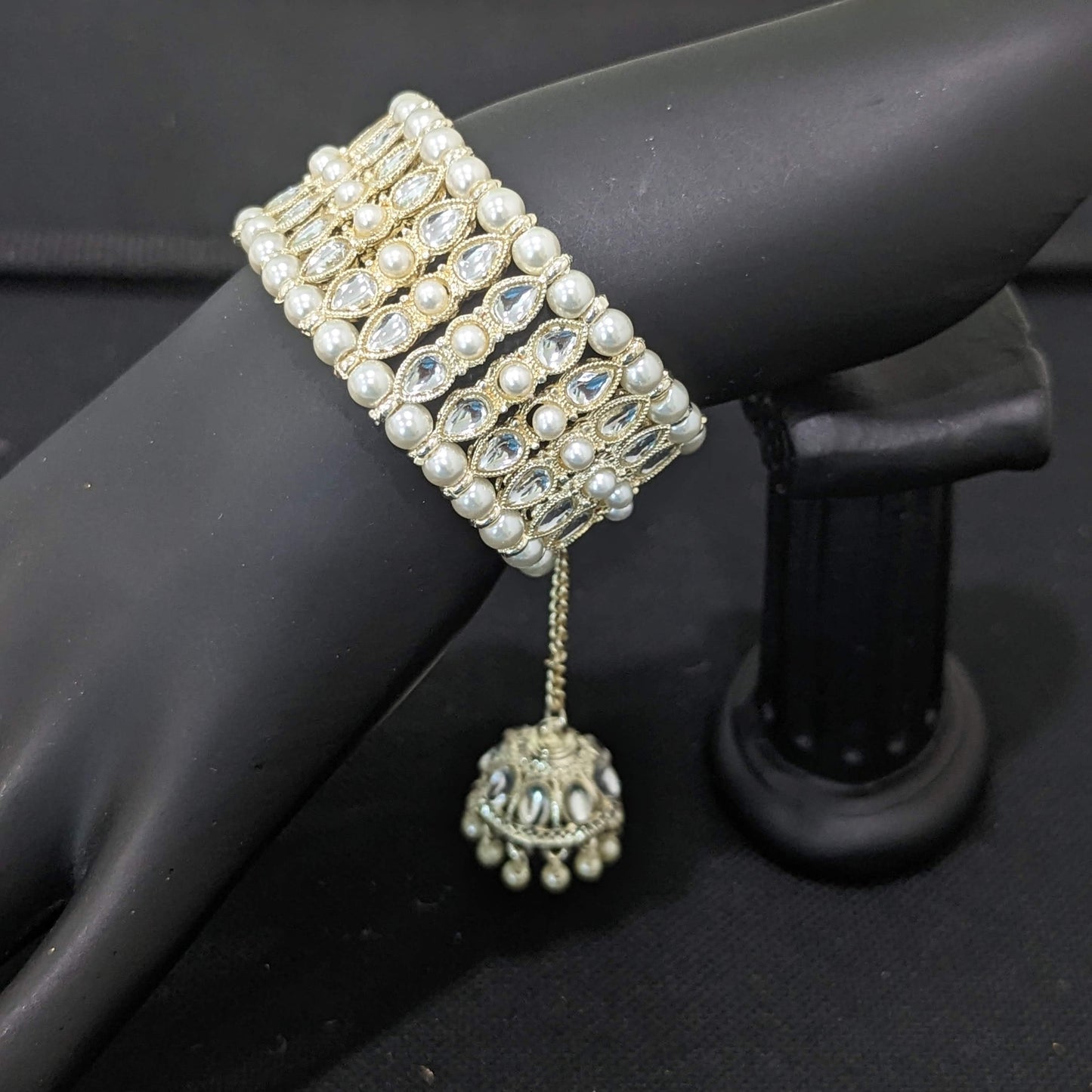 Glass kundan stone Pearl bracelet
