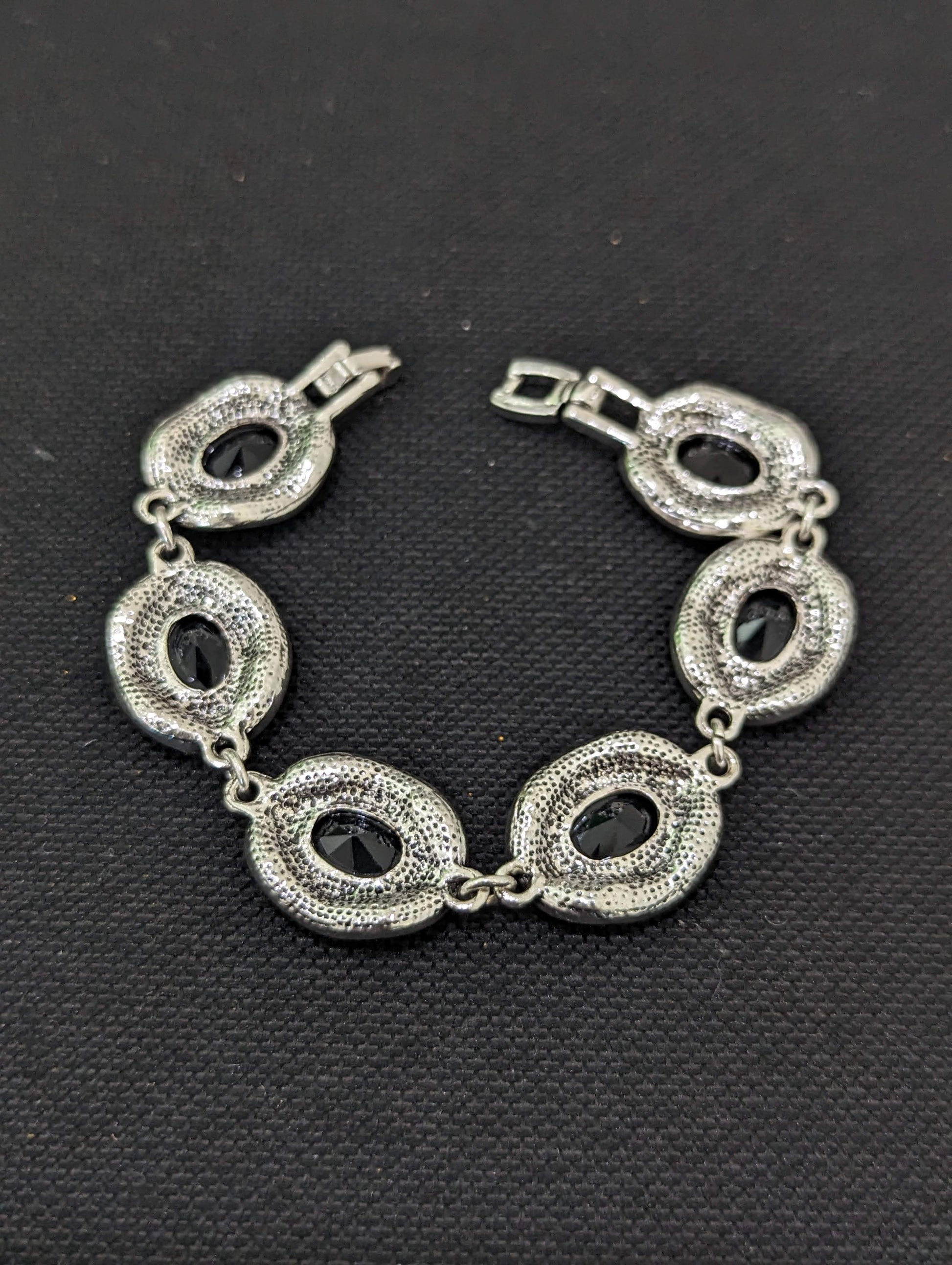 Antique Silver Oval bead Bracelet - Simpliful