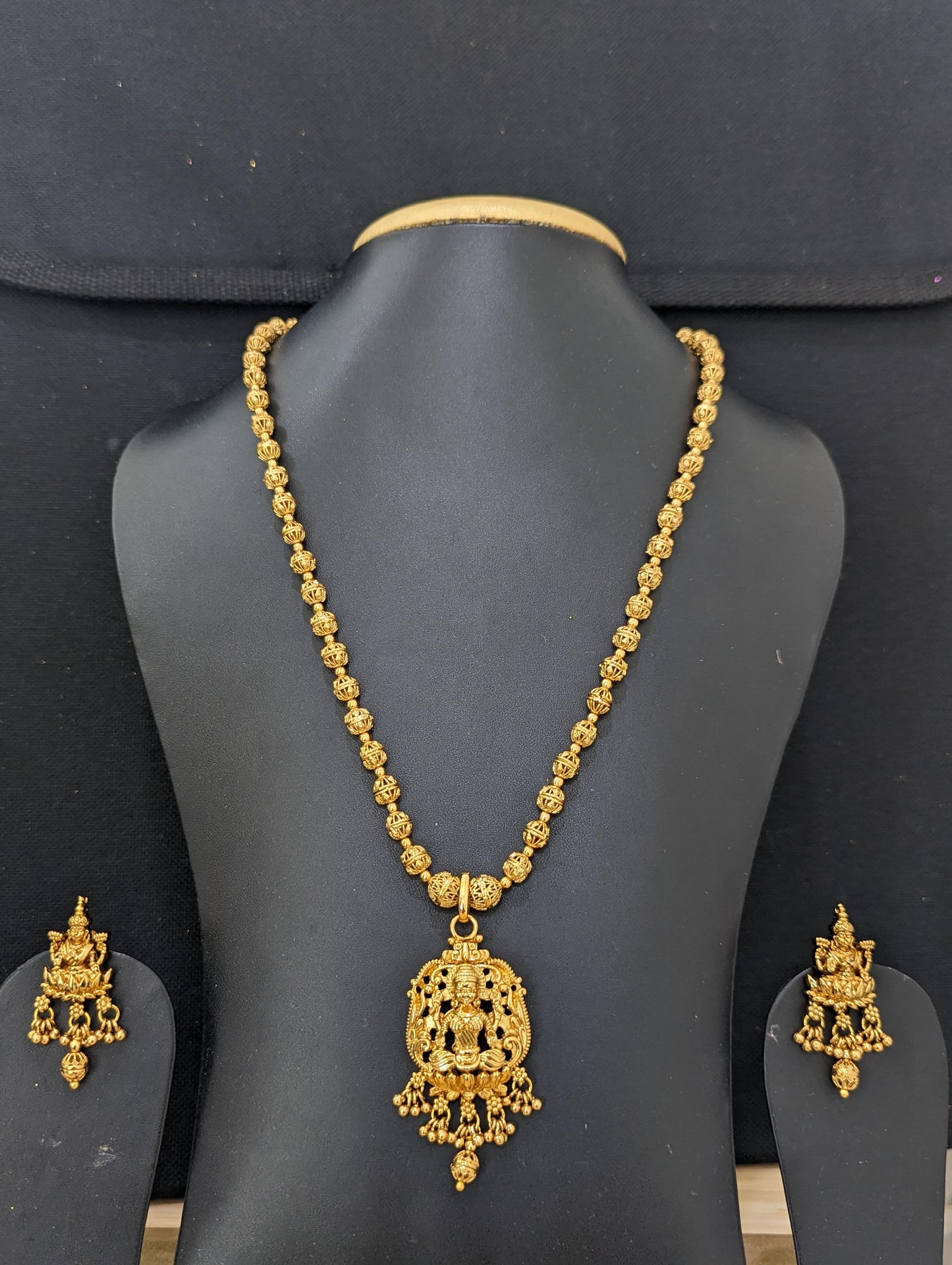 Goddess Lakshmi Pendant Chain and Earrings set - D1