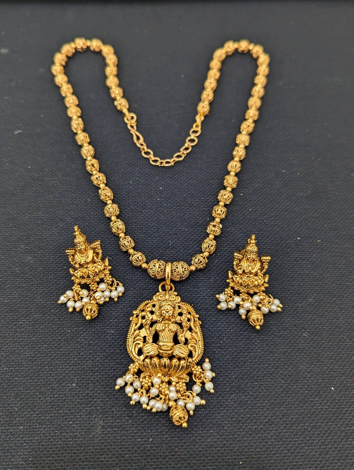 Goddess Lakshmi Pendant Chain and Earrings set - D1