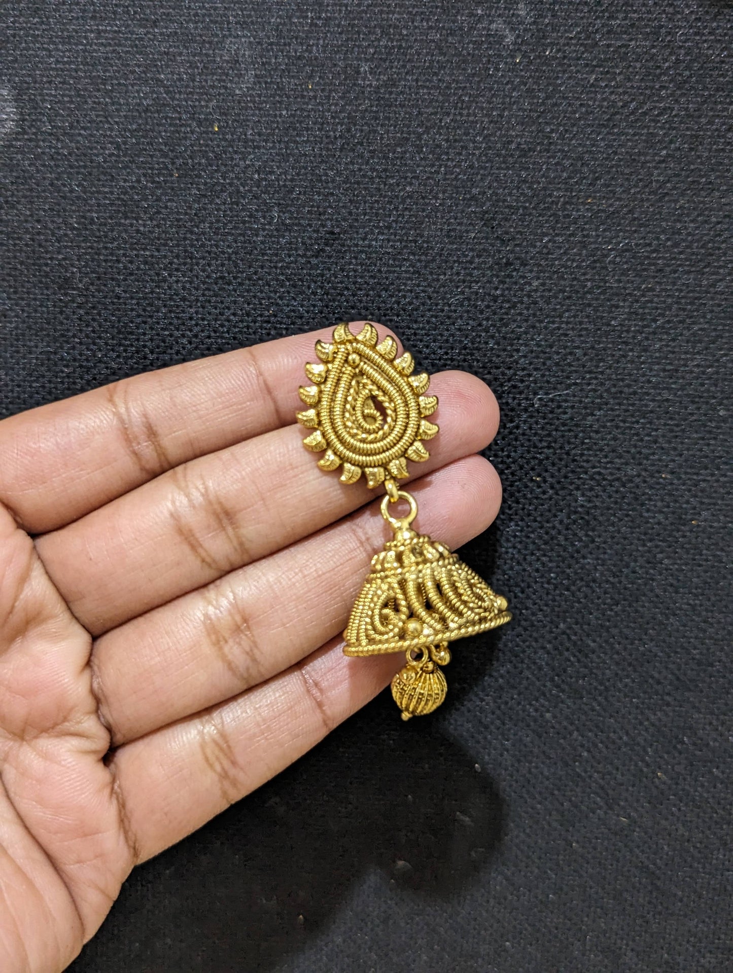 Gold plated Jhumka earrings - D2