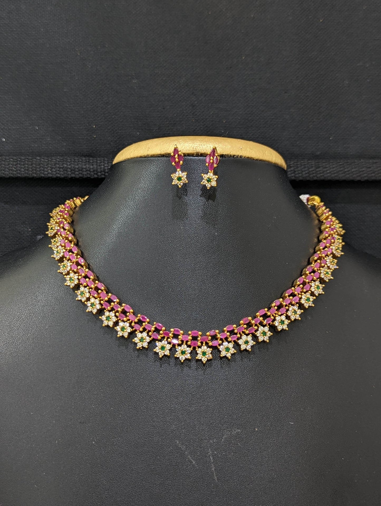 Elegant Flower Choker Necklace and Earrings set