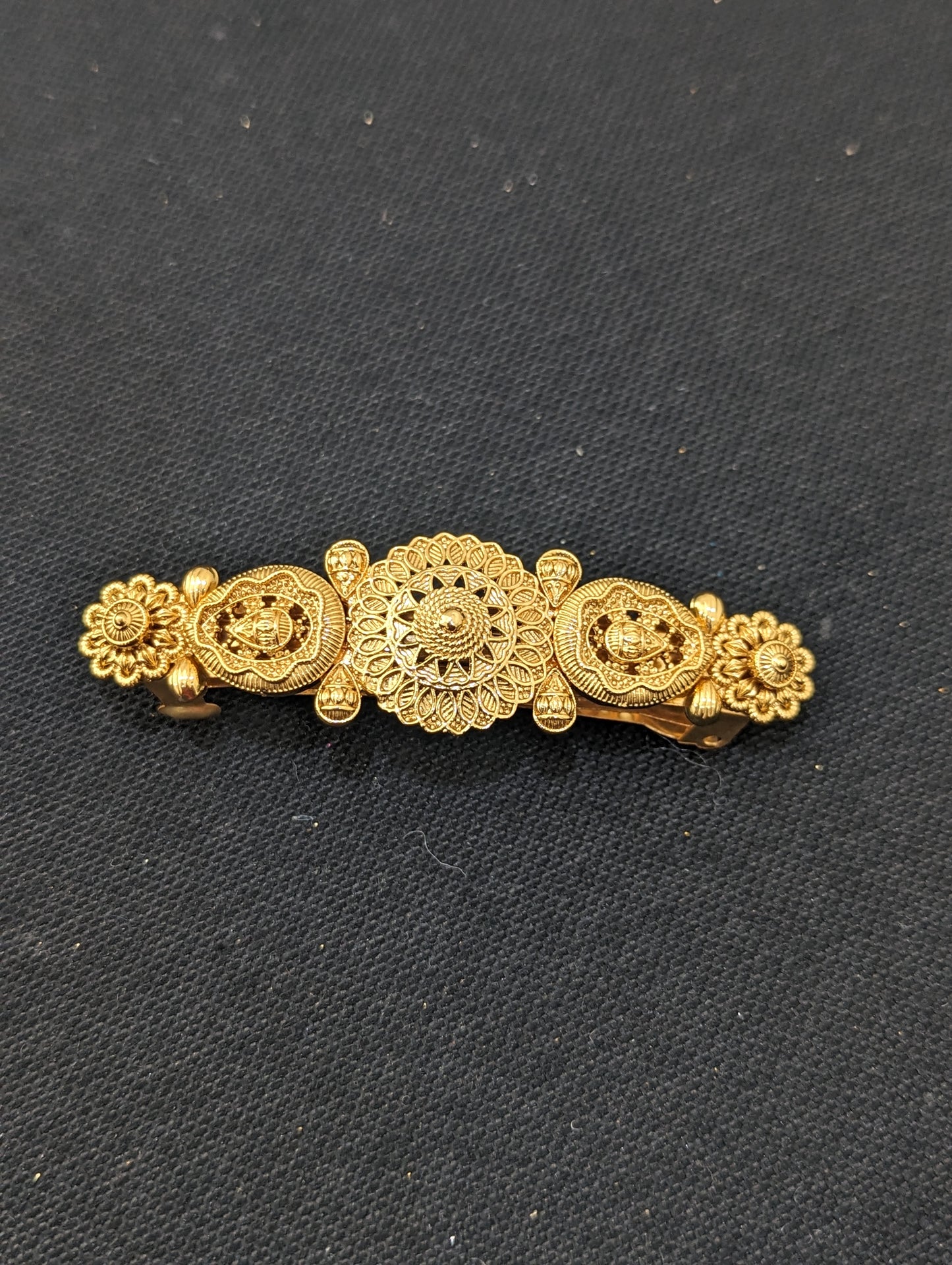 Flower design gold plated hair clip