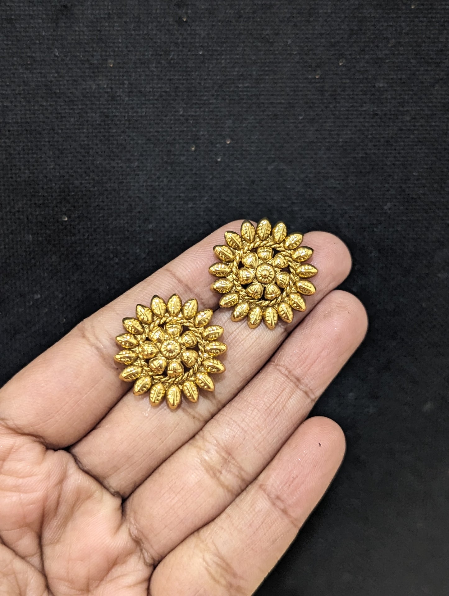 Gold plated Round Leaf stud Earrings