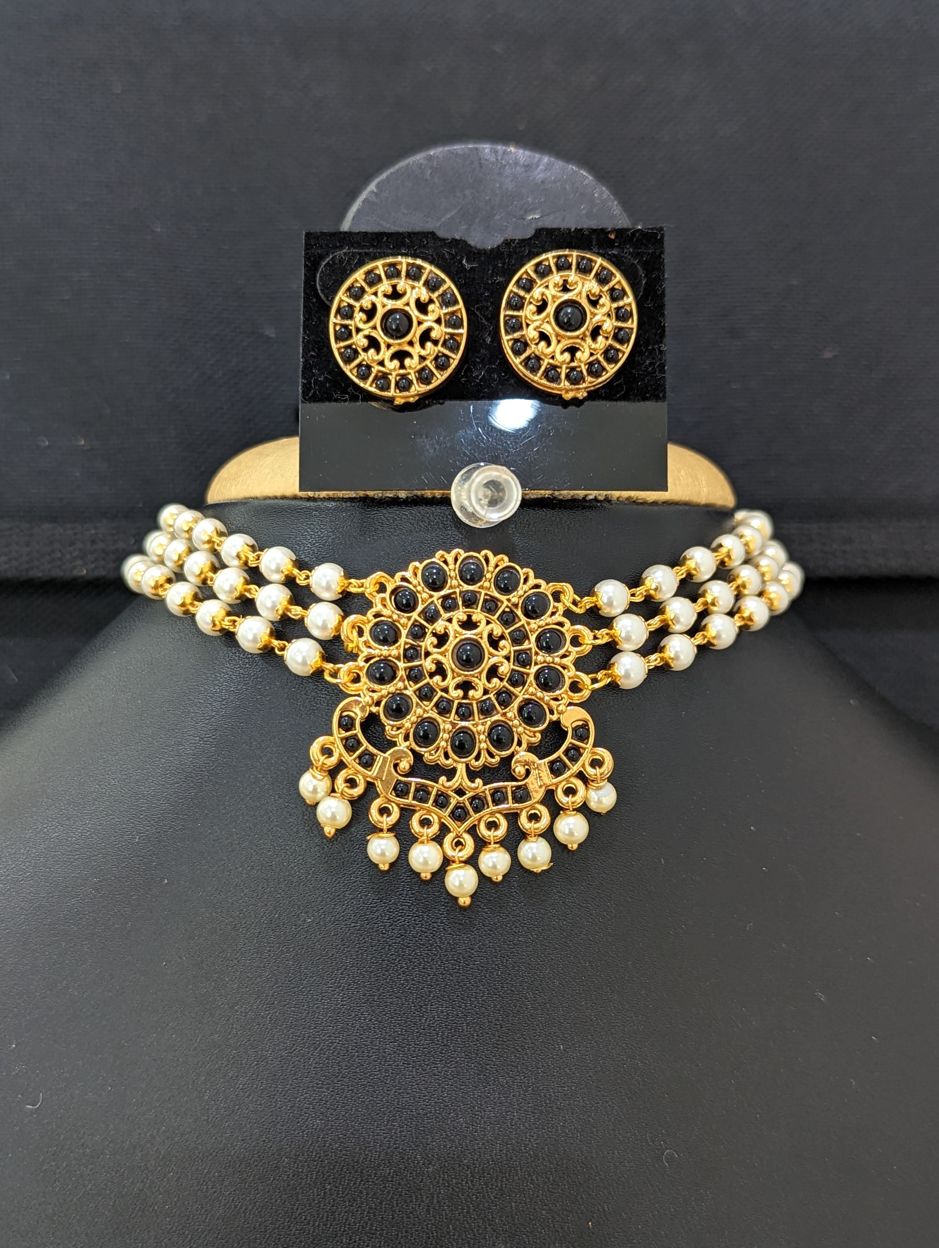 Black choker and earring set hotsell