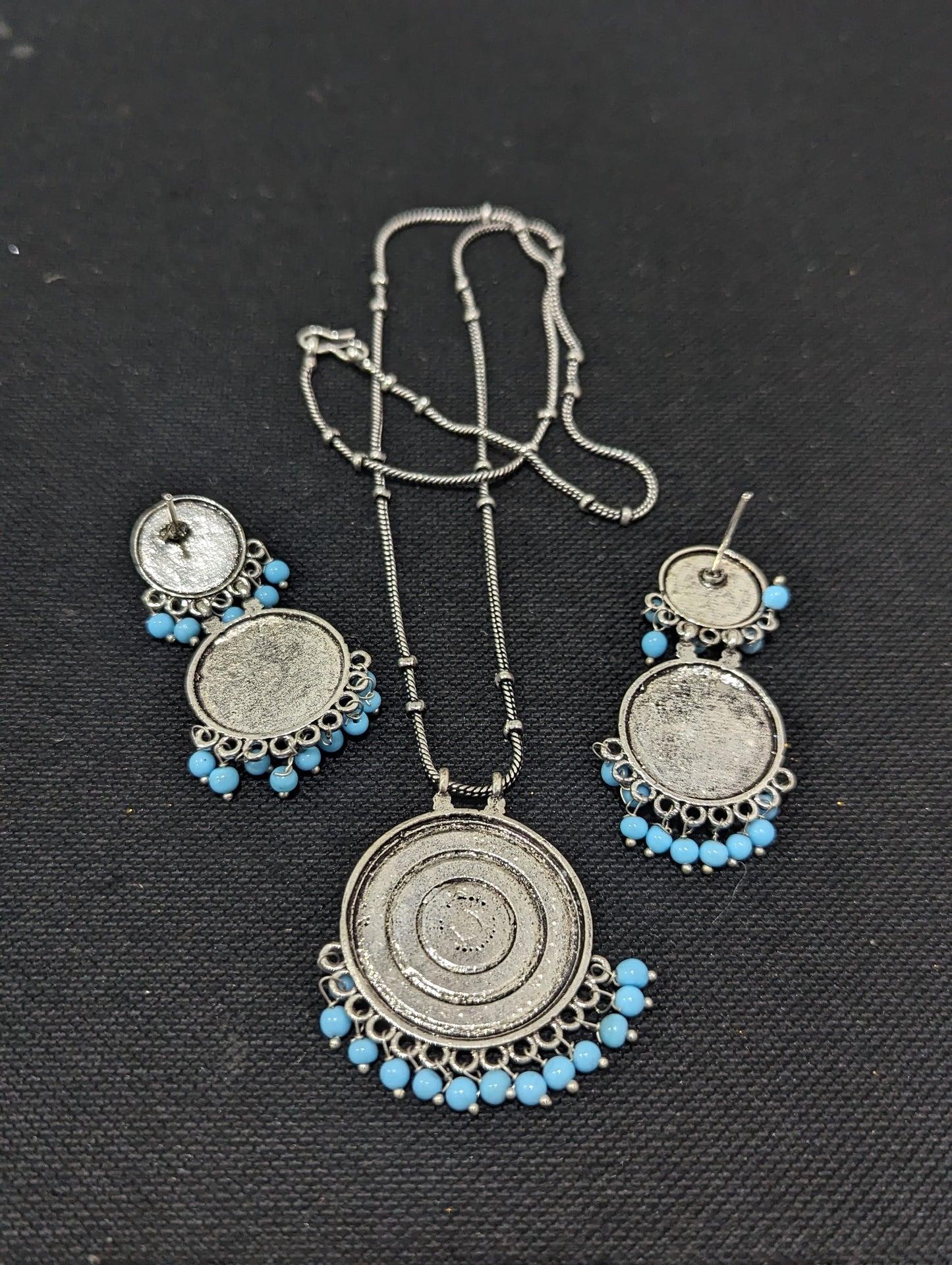 Oxidized Silver Round pendant and Earrings set
