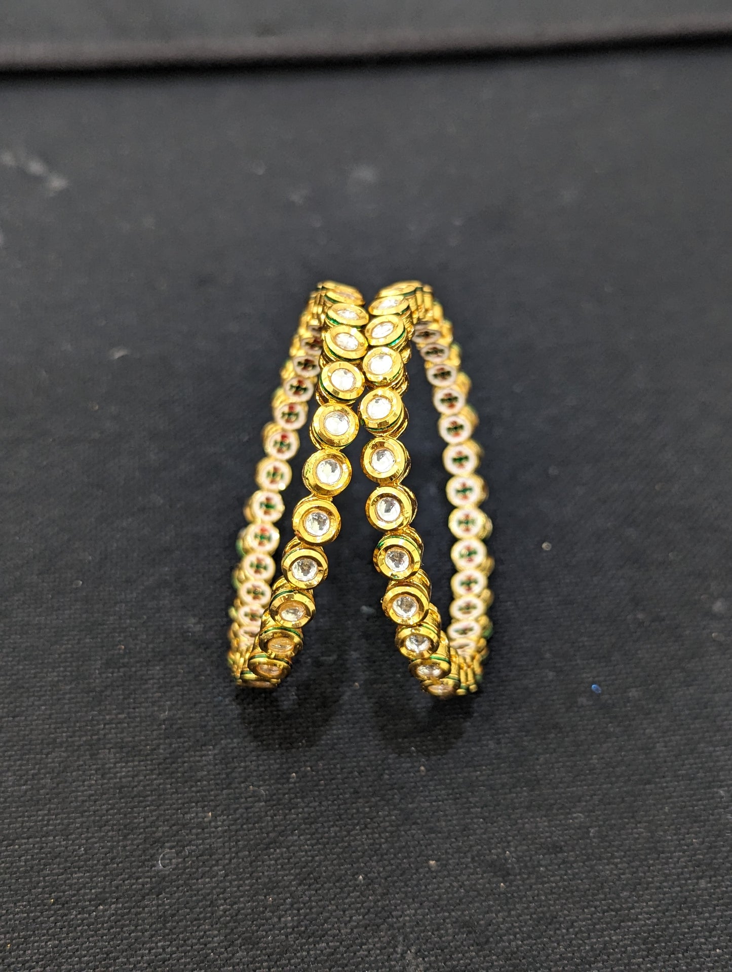 Round kundan stone embedded traditional Bangles