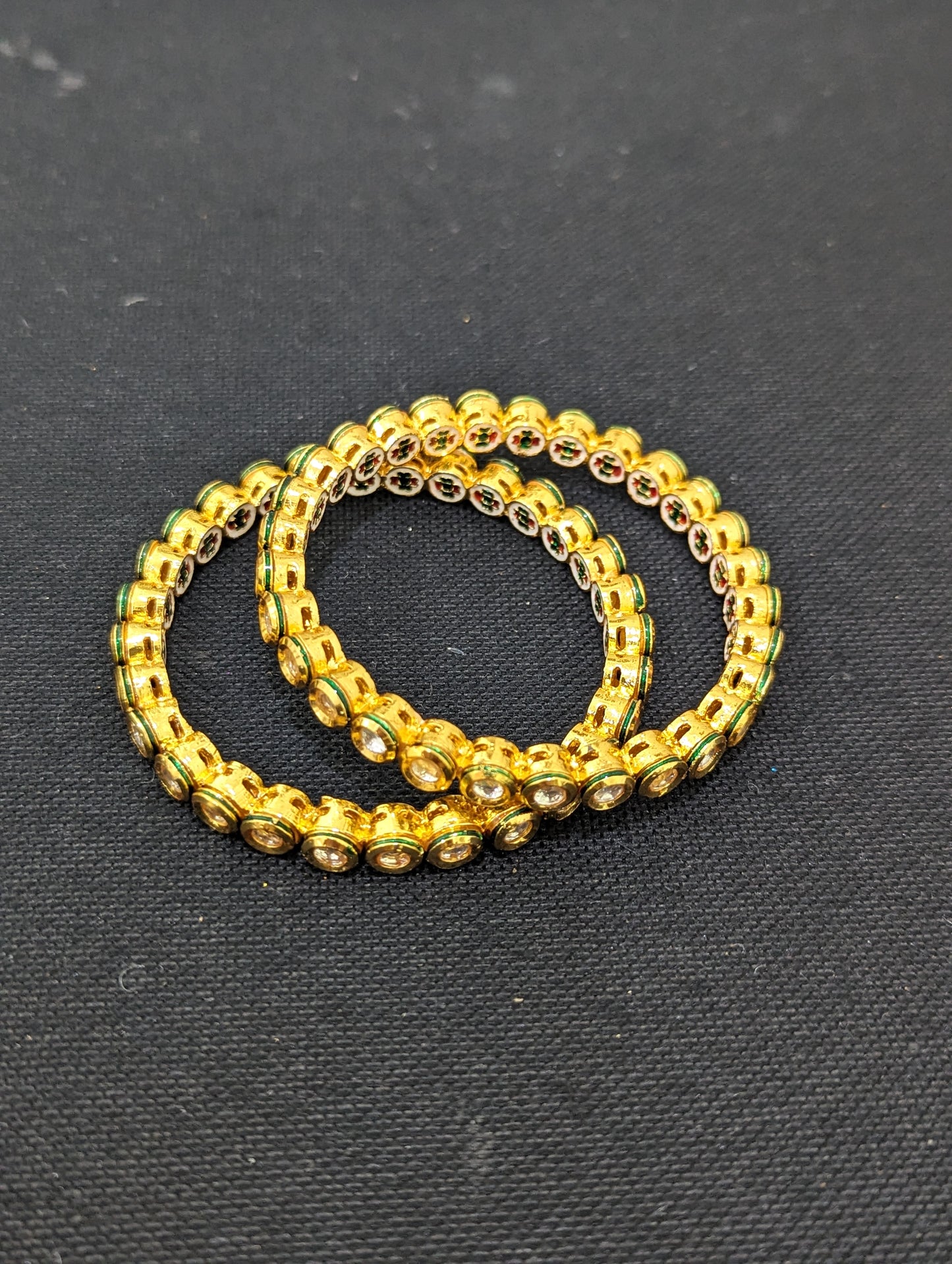 Round kundan stone embedded traditional Bangles