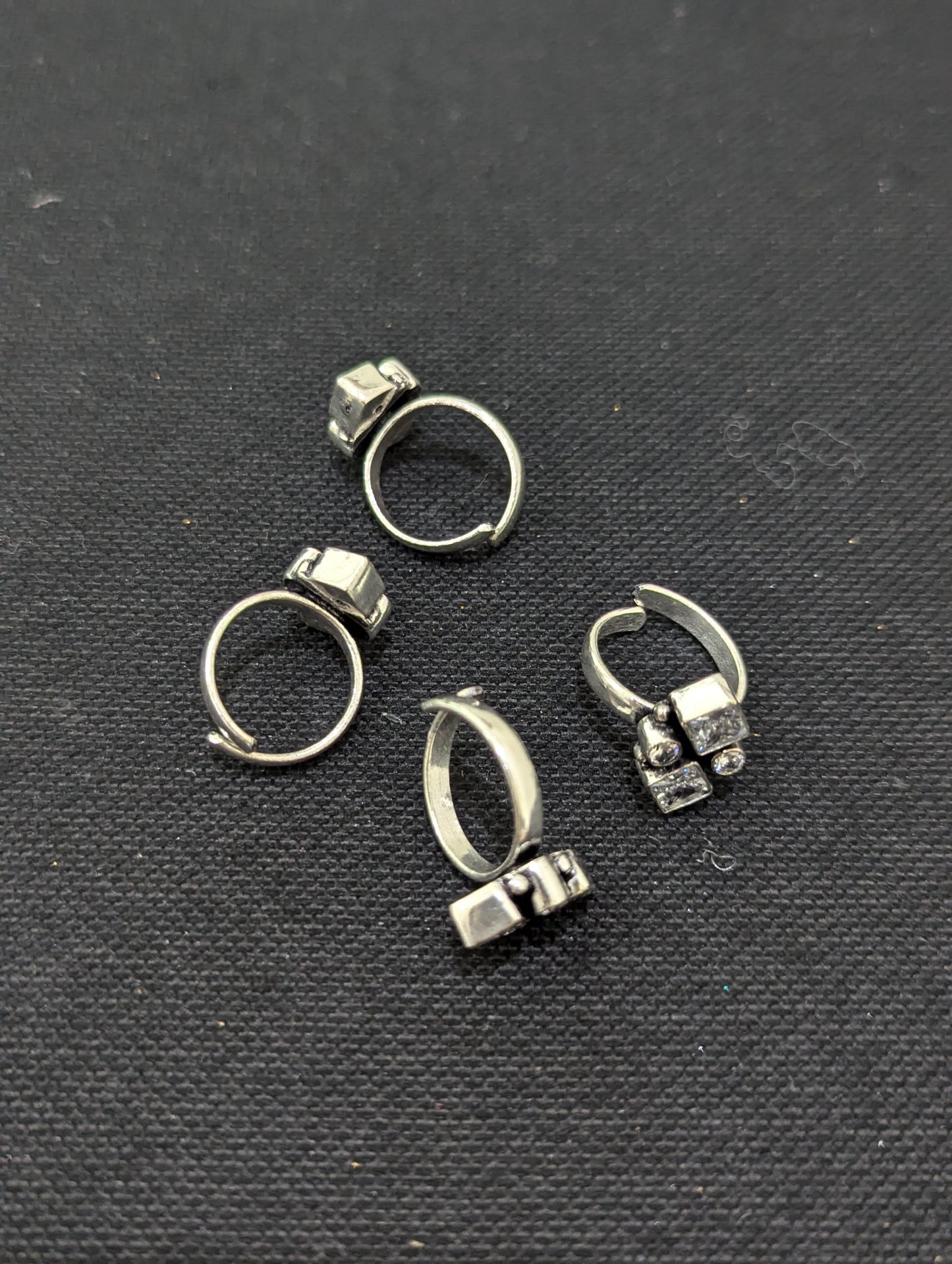 Oxidized silver adjustable Toe Rings - D1