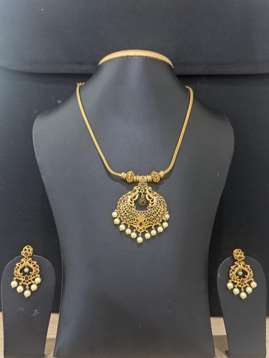 Antique Adigai Pendant Necklace and Earrings set