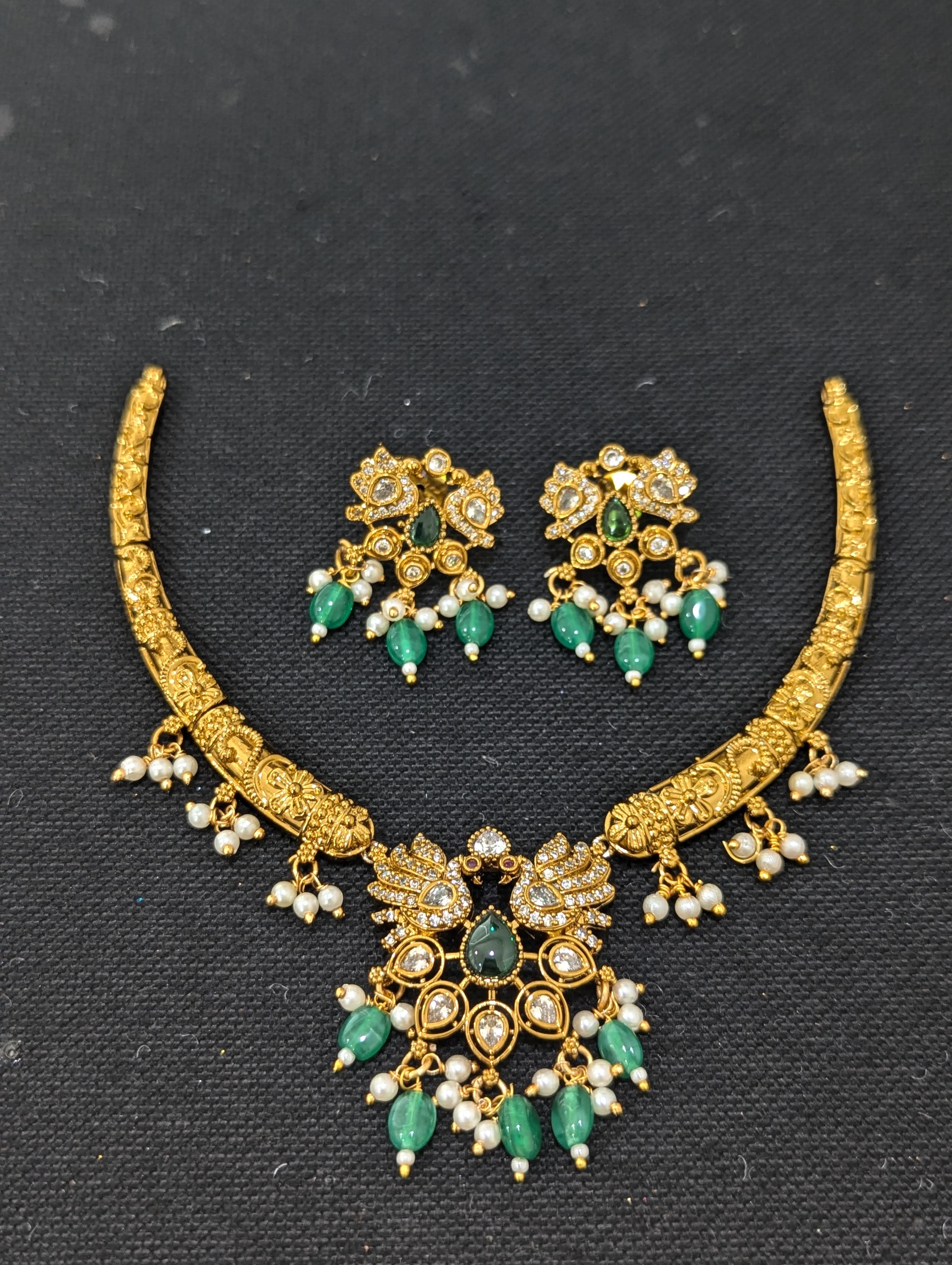 High quality hasli necklace with outlet 2 pair of earrings and tikka