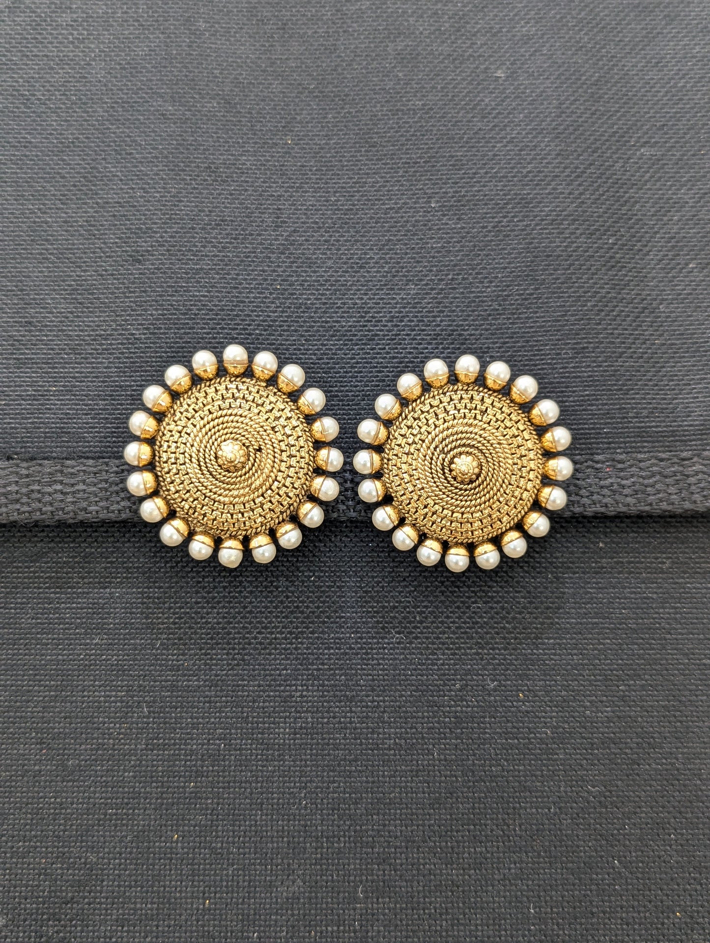 Pearl bead Large Stud earrings