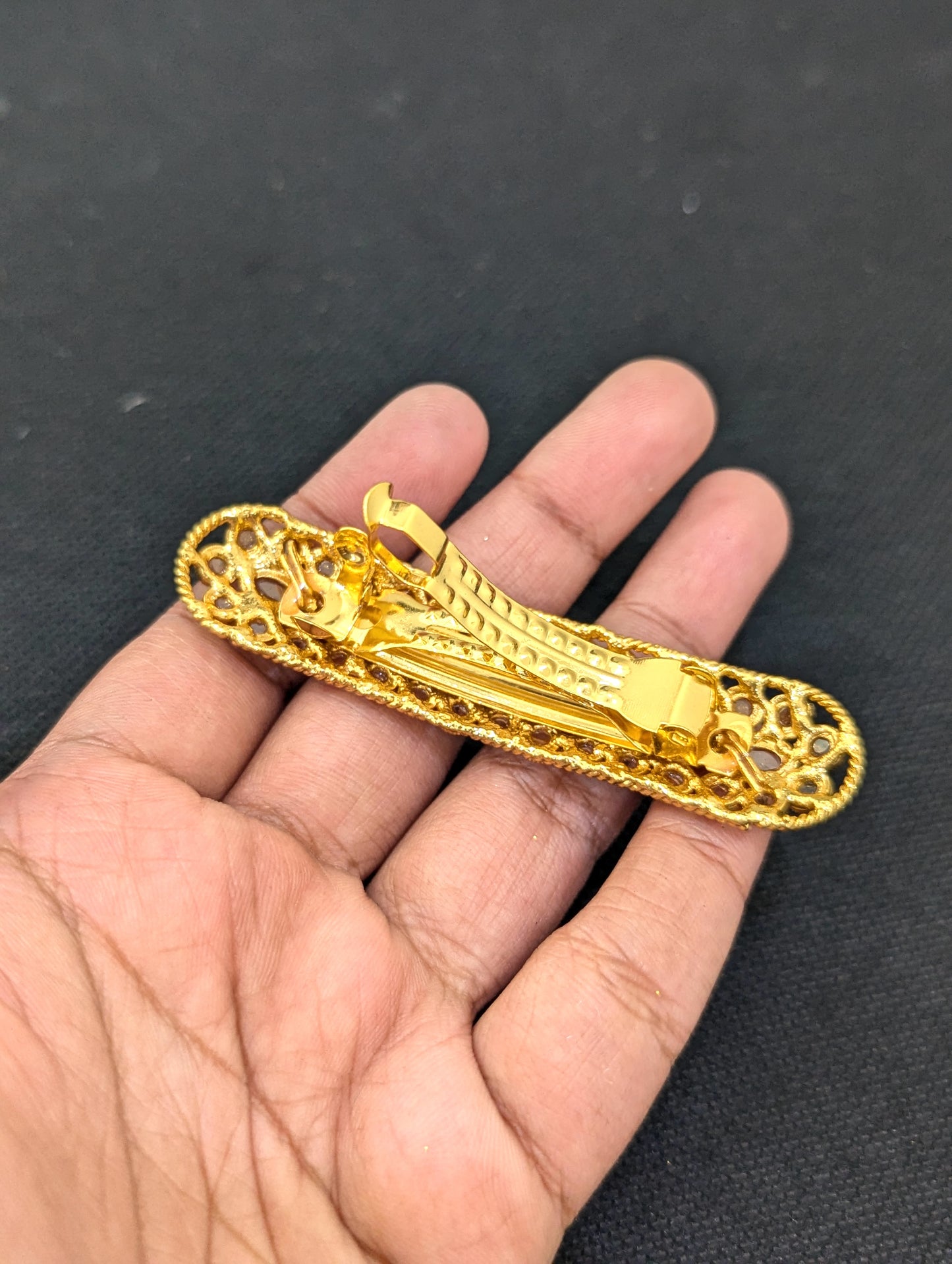 Oval polki gold plated small hair clip