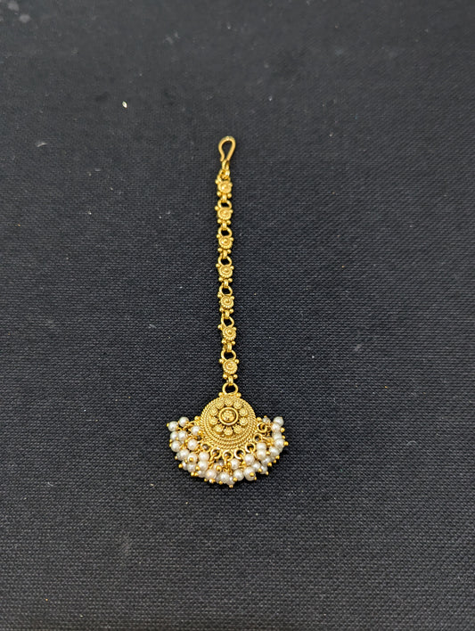 Gold plated Pearl cluster Maang Tikka