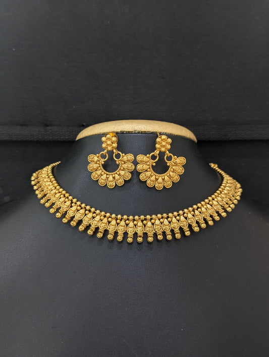 Gold plated Teardrop Spike Choker and Earrings set