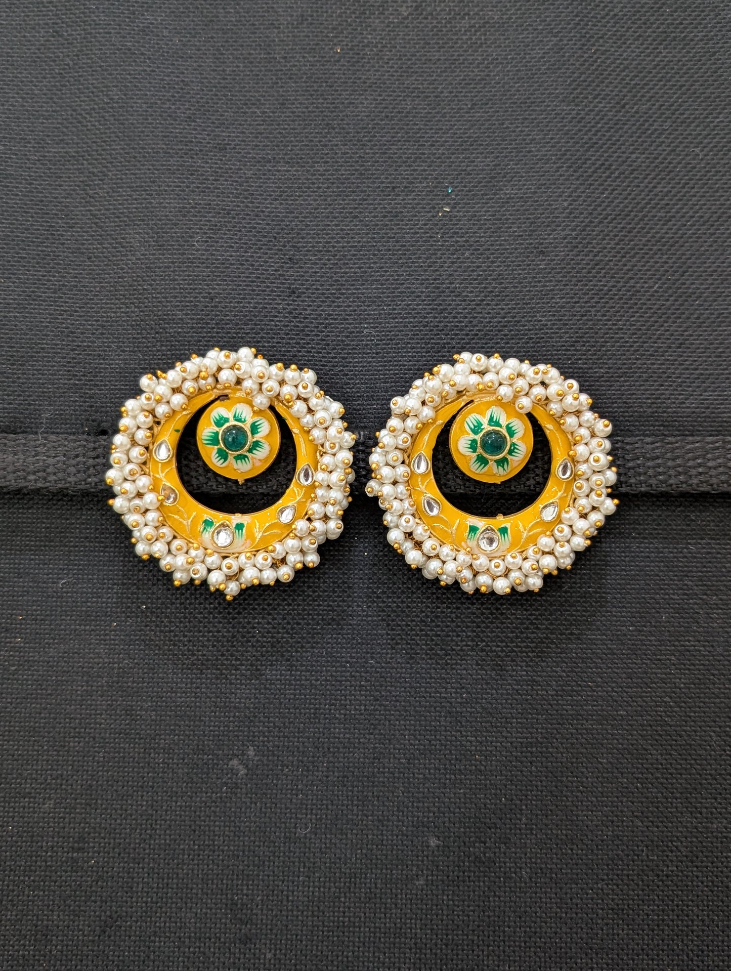 Cluster bead surrounded Enamel Stud Earrings