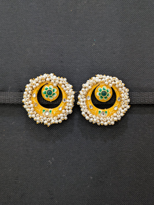 Cluster bead surrounded Enamel Stud Earrings