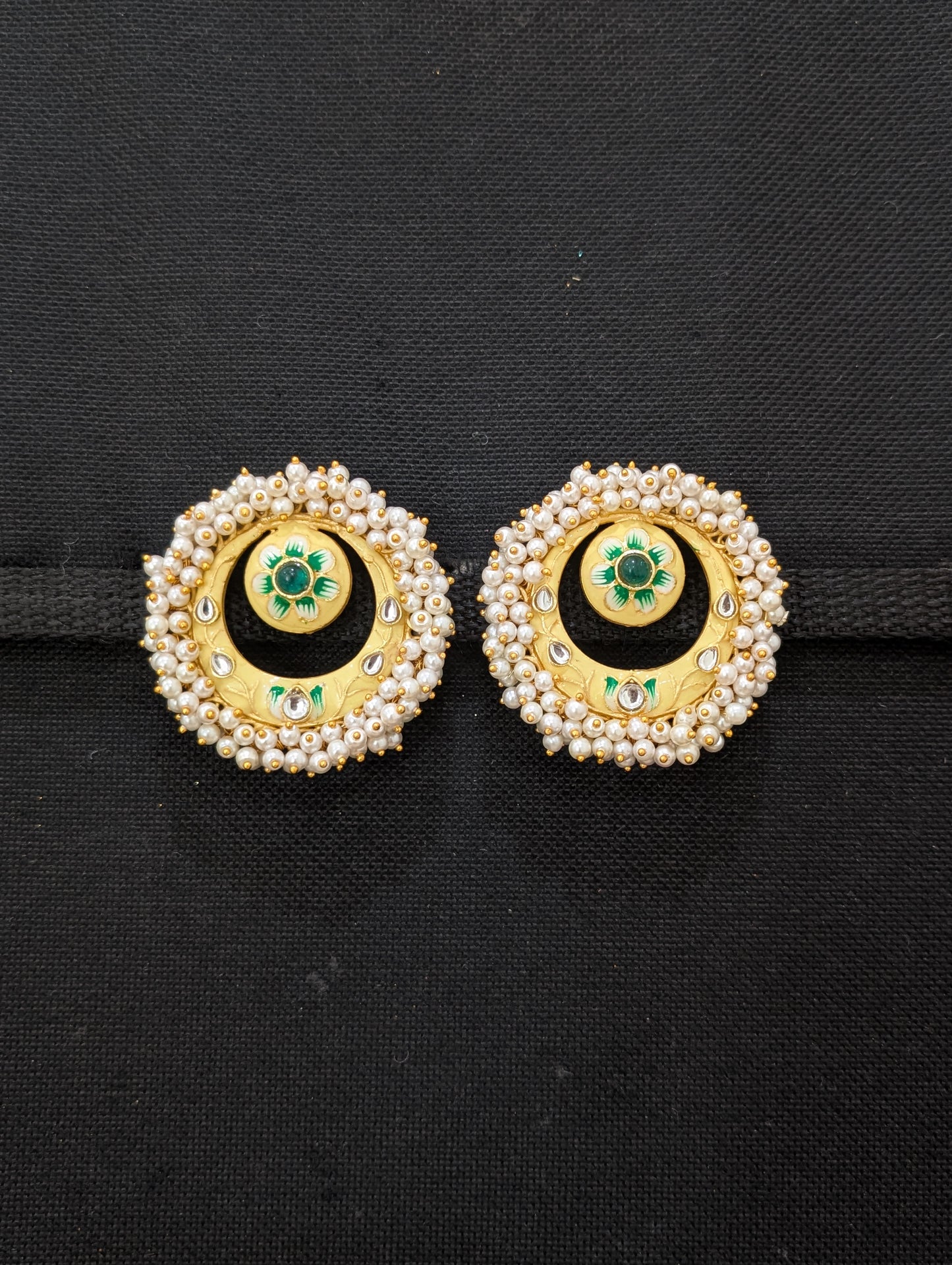 Cluster bead surrounded Enamel Stud Earrings