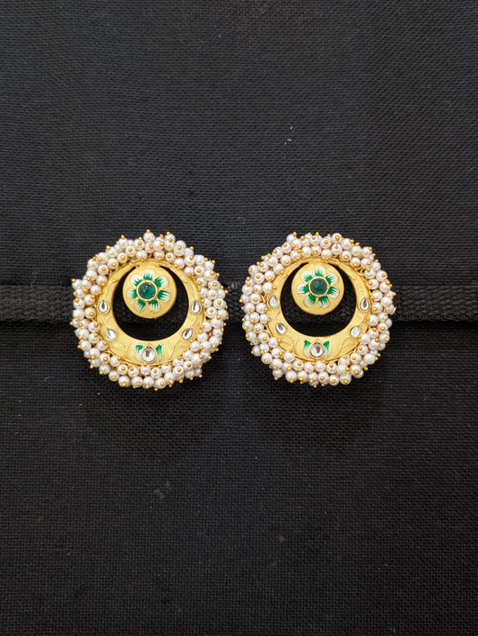 Cluster bead surrounded Enamel Stud Earrings