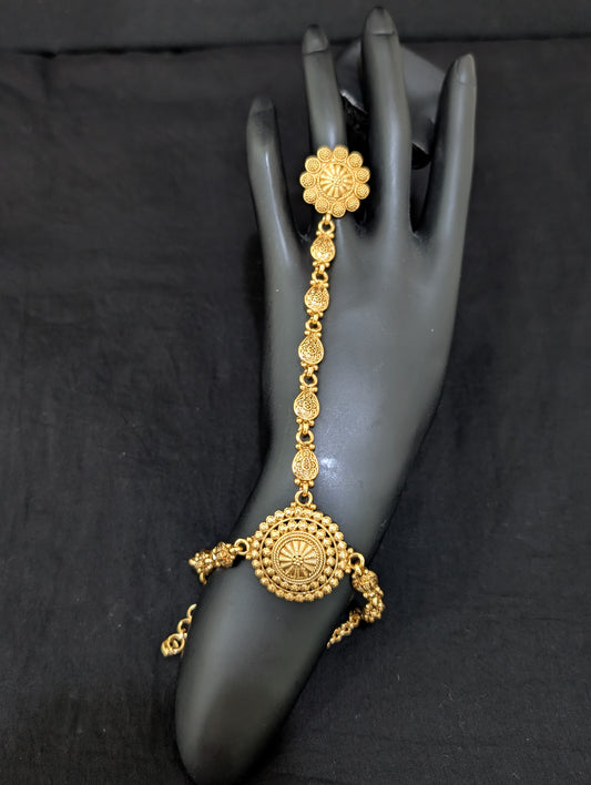 Gold plated Haath Phool / Bracelet Ring Combo / Ring Chain Bracelet - D1
