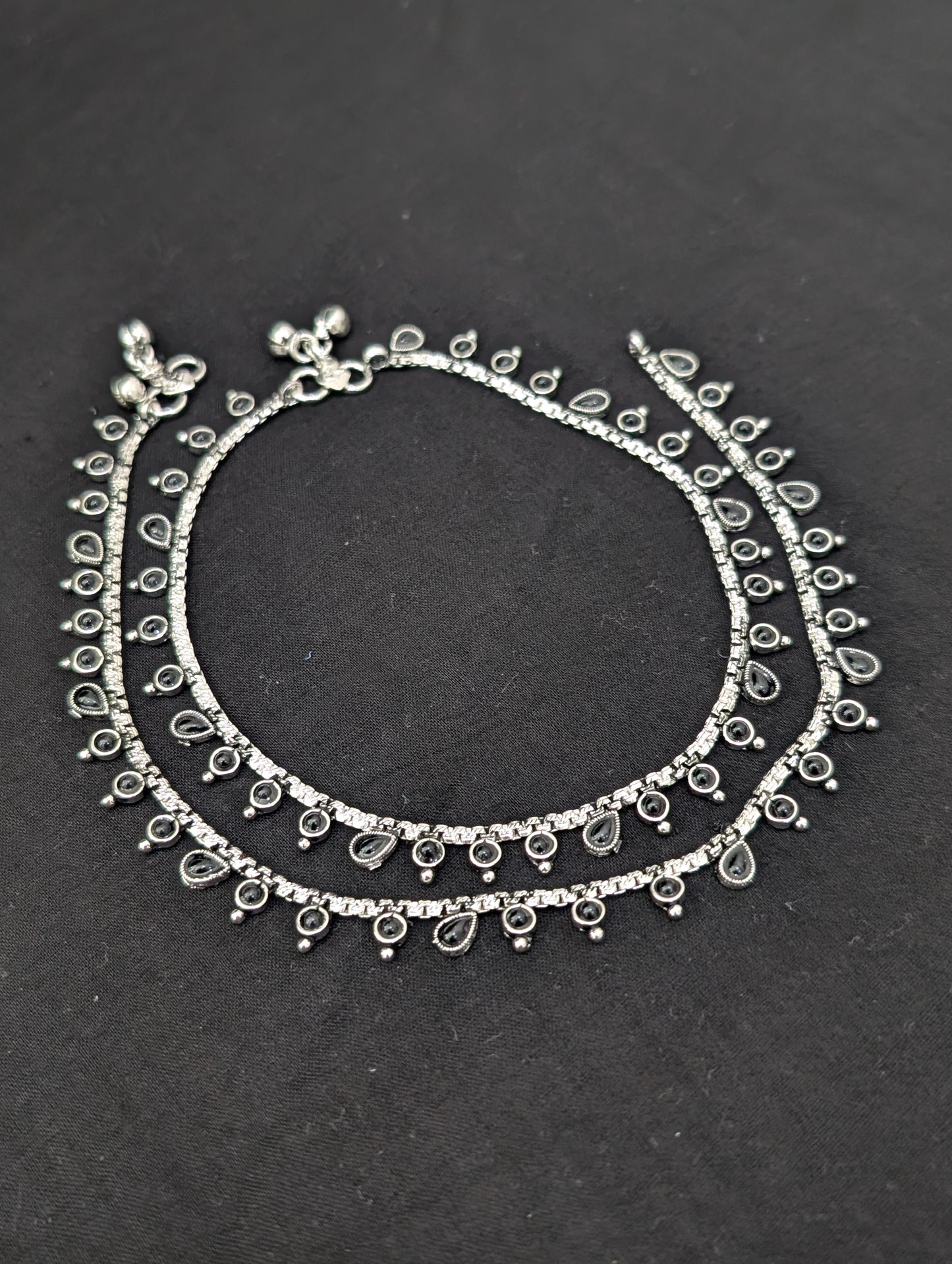 Kemp stone Bright Silver plated Anklets