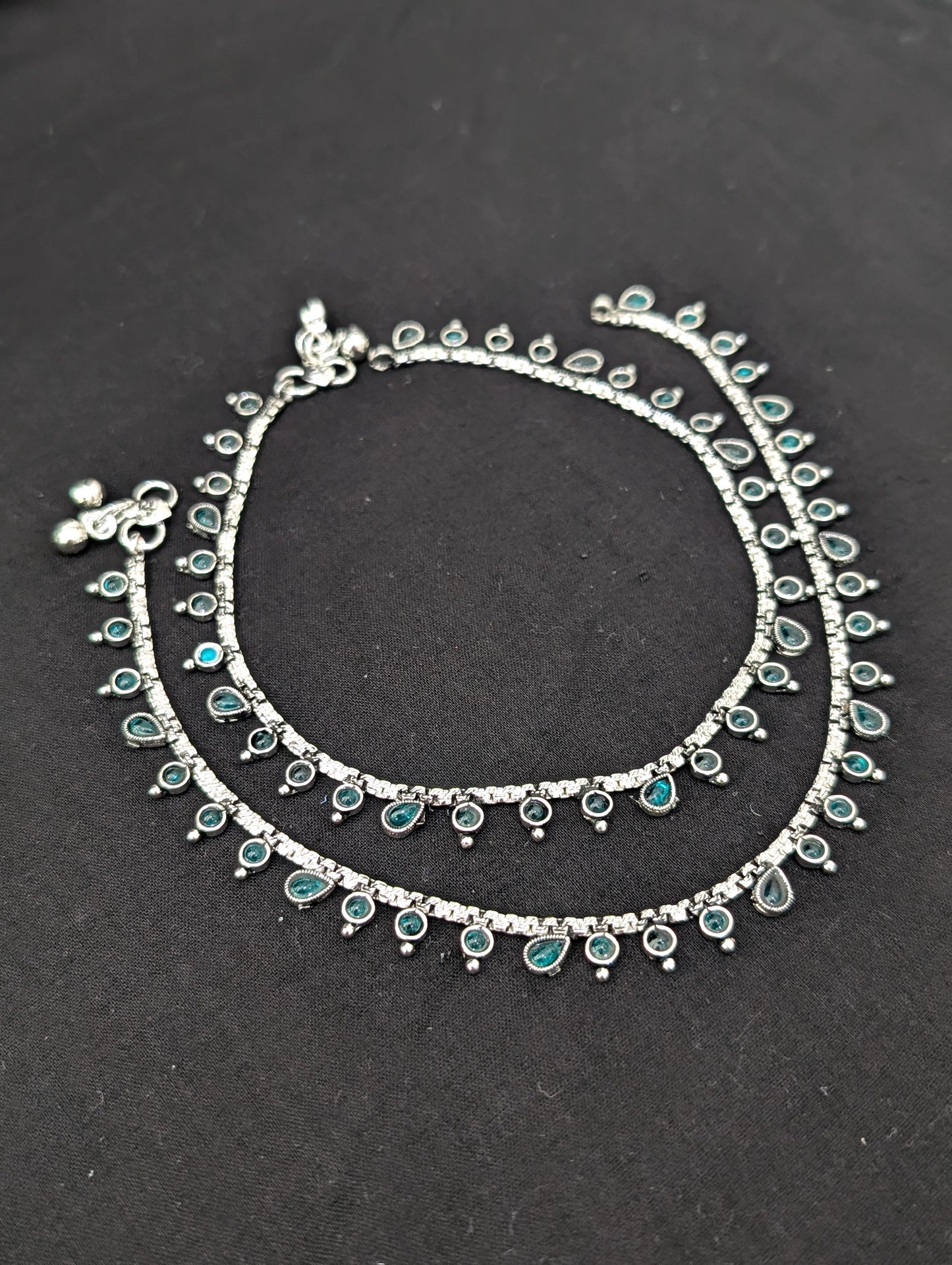 Kemp stone Bright Silver plated Anklets