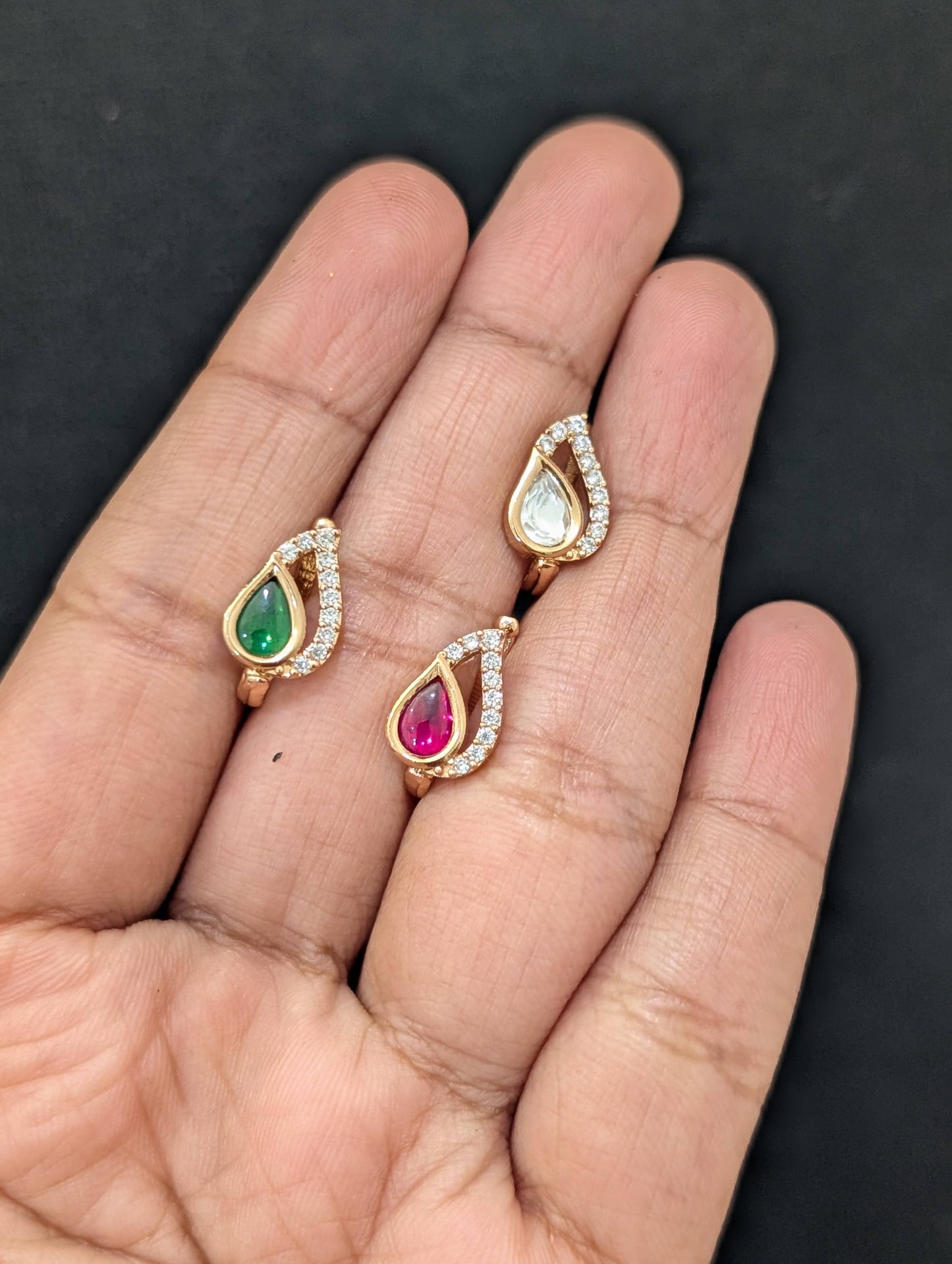 Teardrop design Kundan Nose Pin